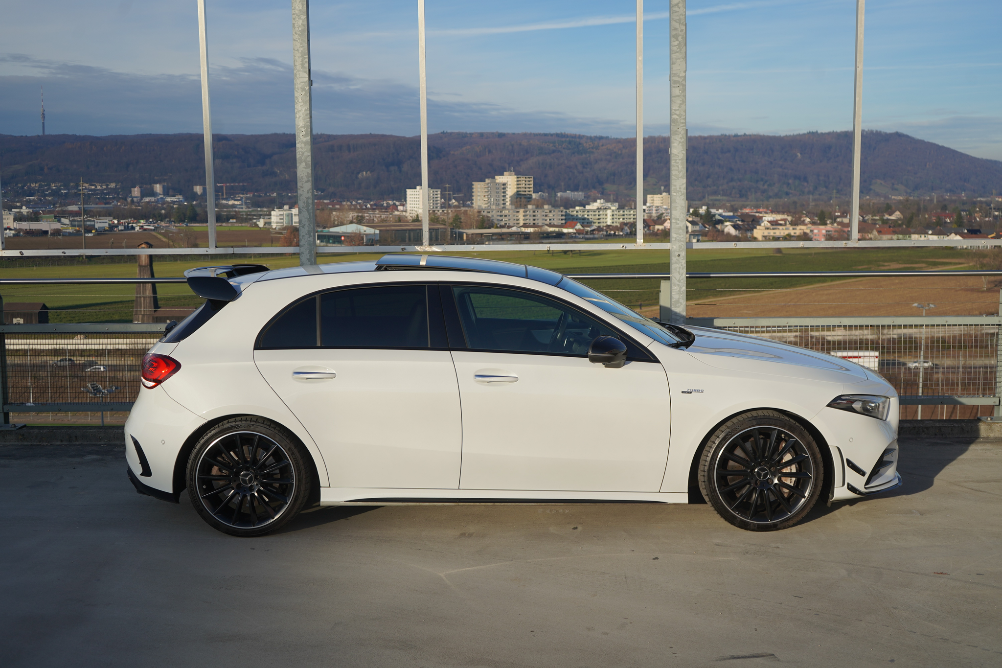 listing desktop thumbnail image 4