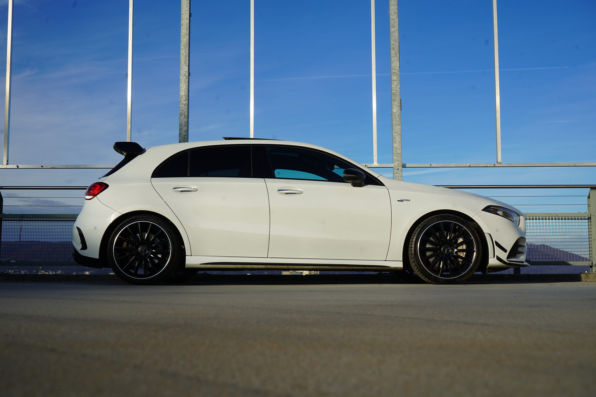 listing desktop thumbnail image 2