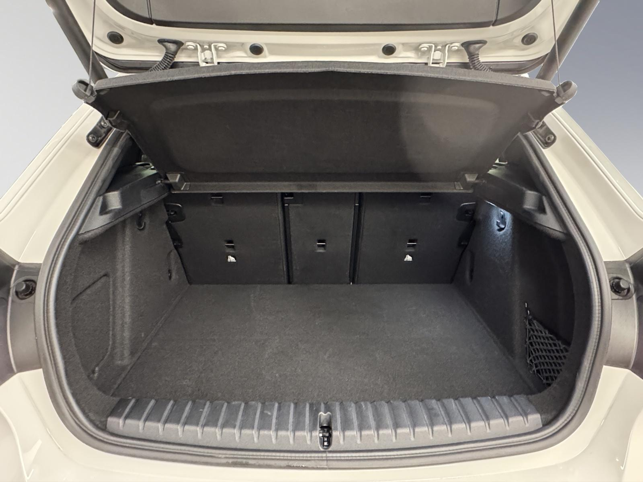 listing desktop thumbnail image 9