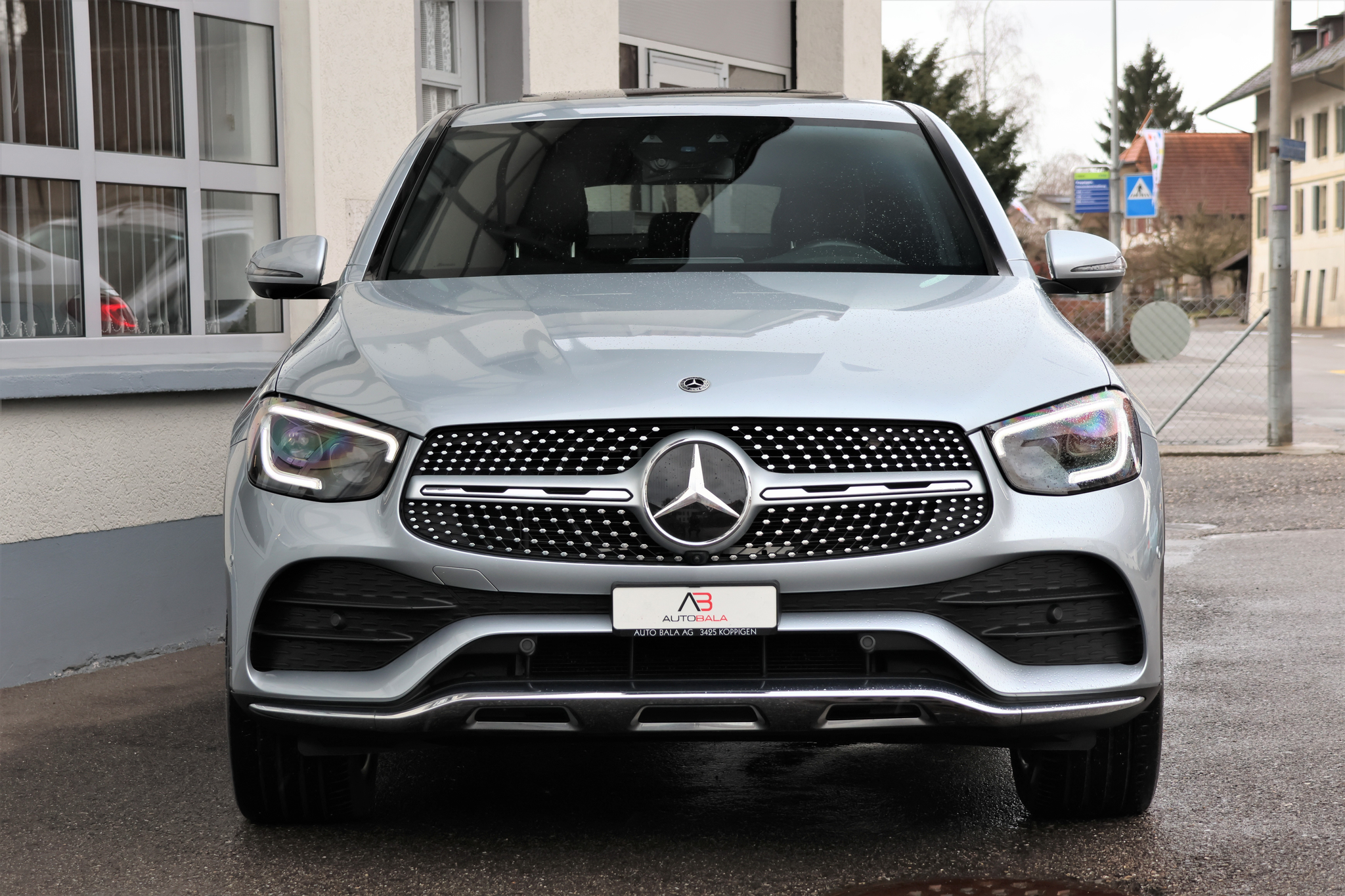 listing desktop thumbnail image 1