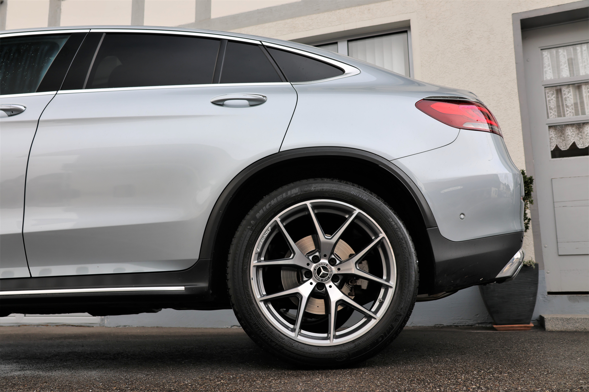 listing desktop thumbnail image 6