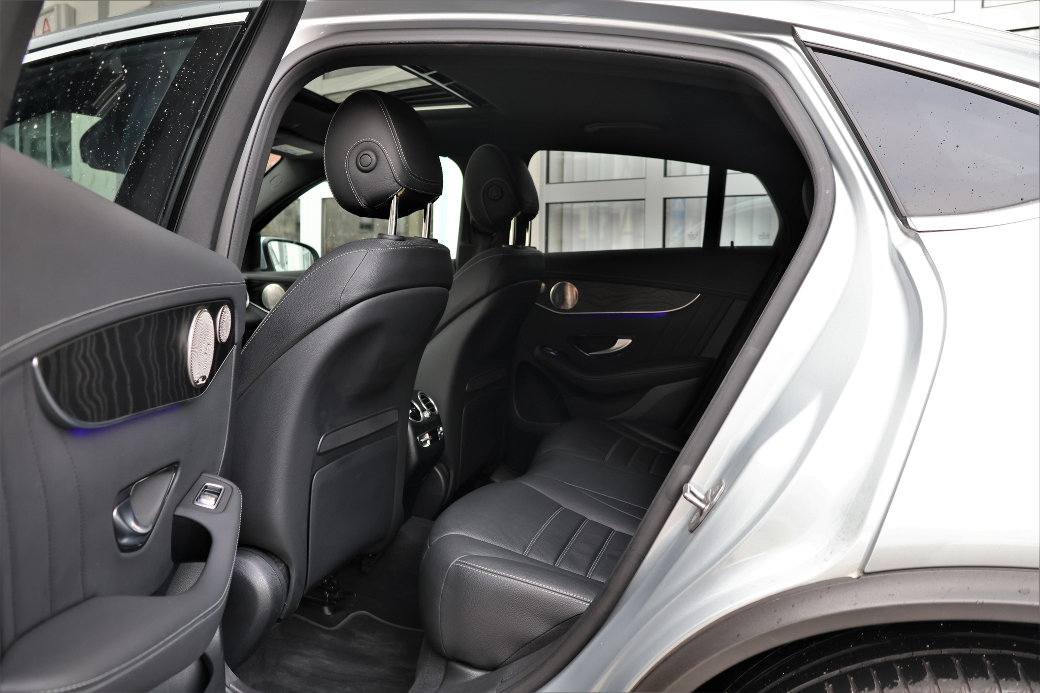 listing desktop thumbnail image 12