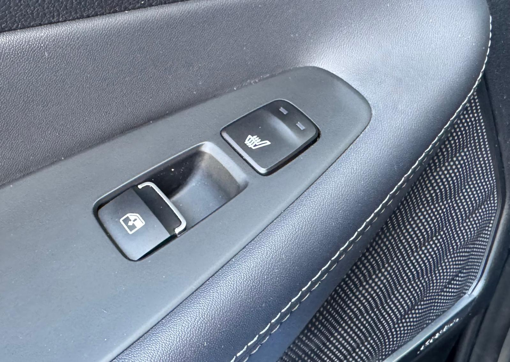 listing desktop thumbnail image 10