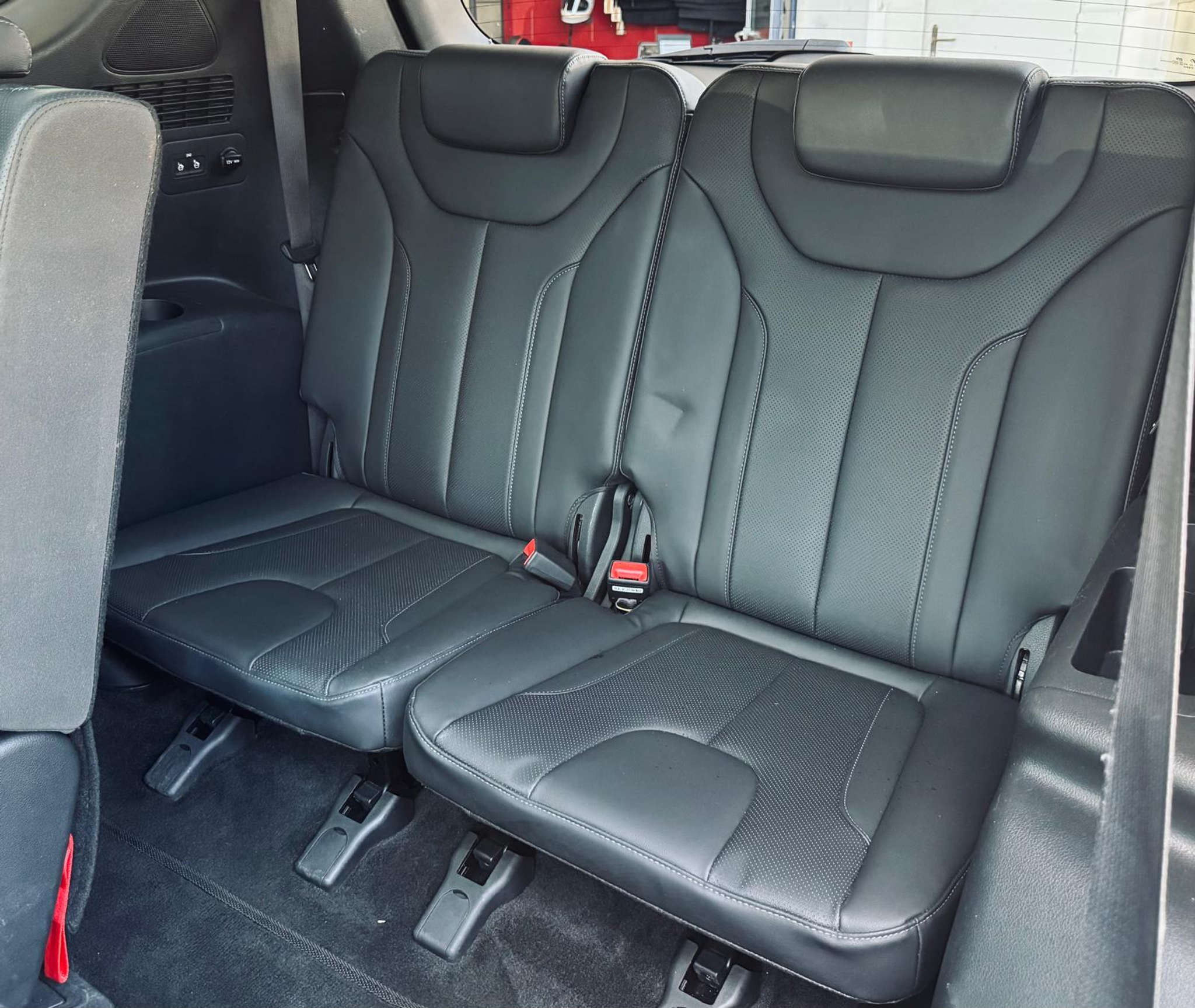 listing desktop thumbnail image 11