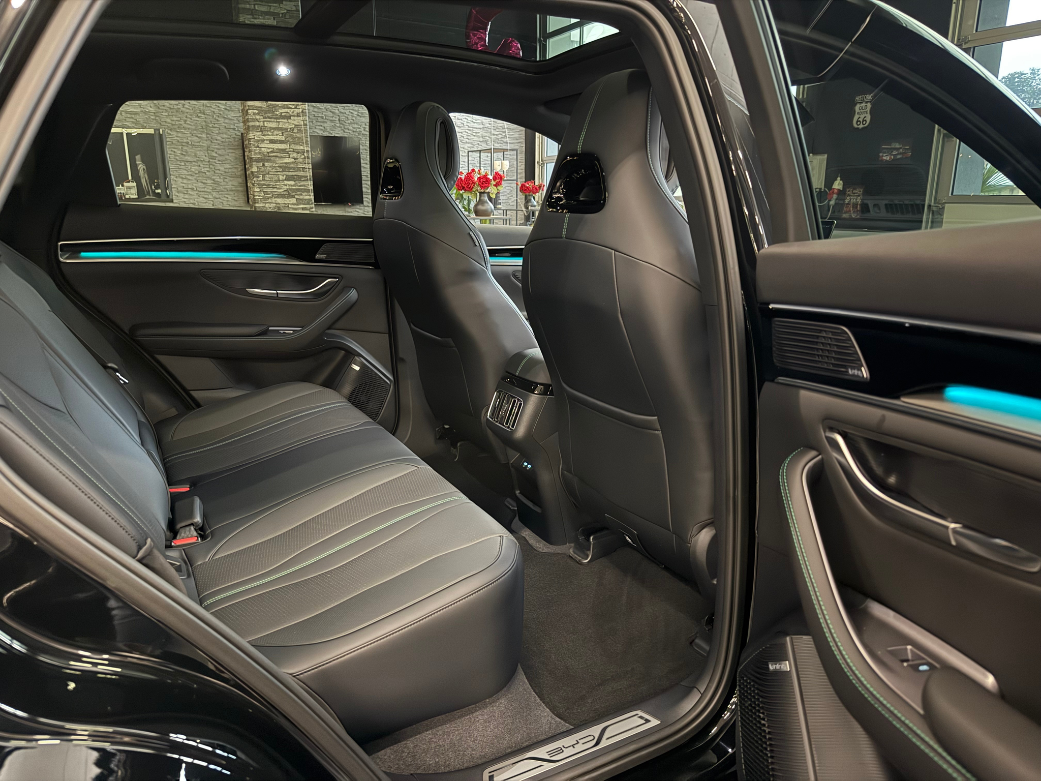 listing desktop thumbnail image 11