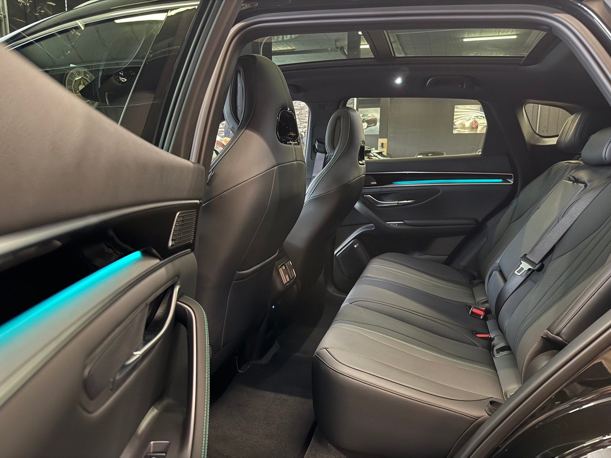 listing desktop thumbnail image 10