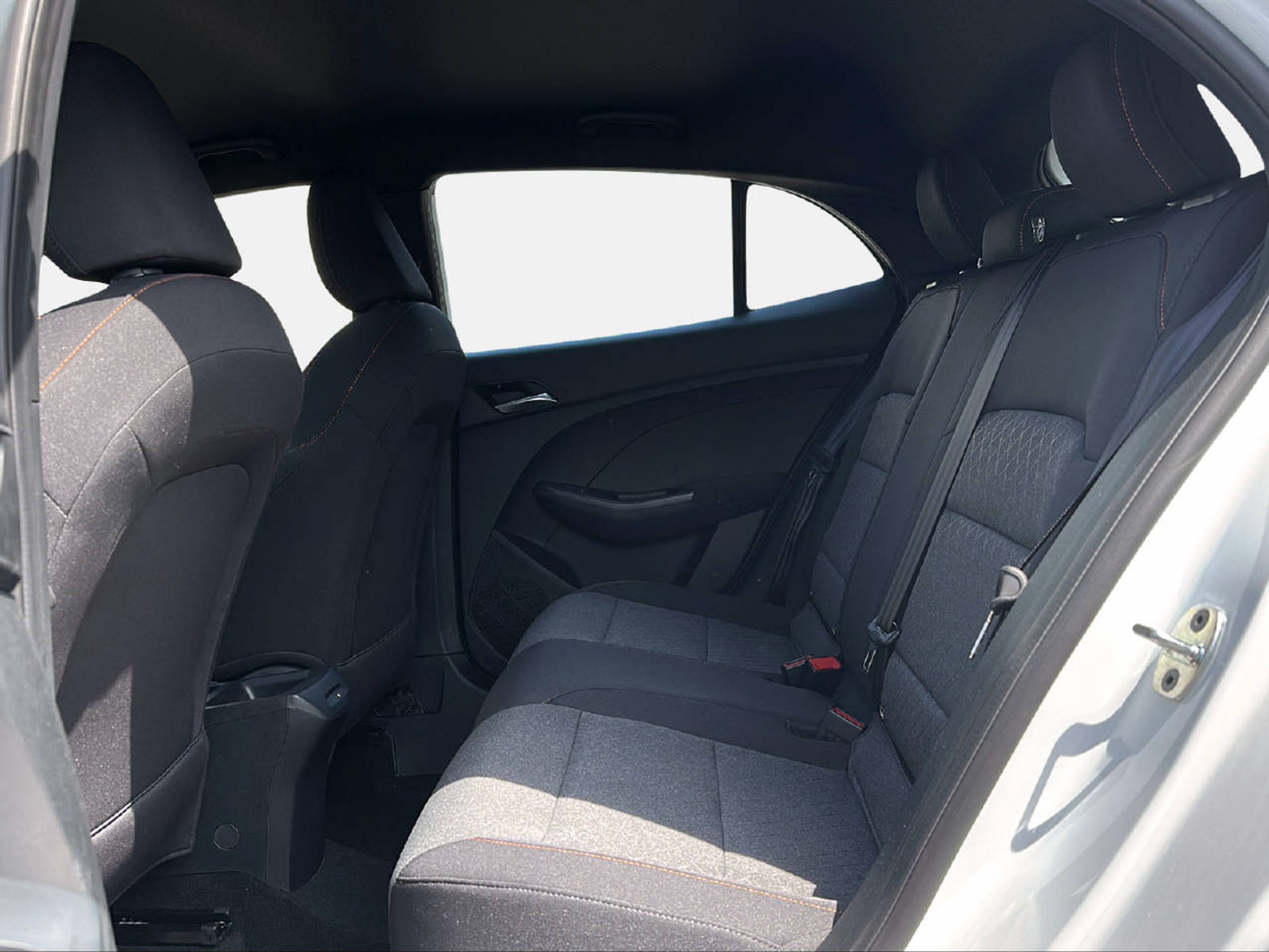 listing desktop thumbnail image 13