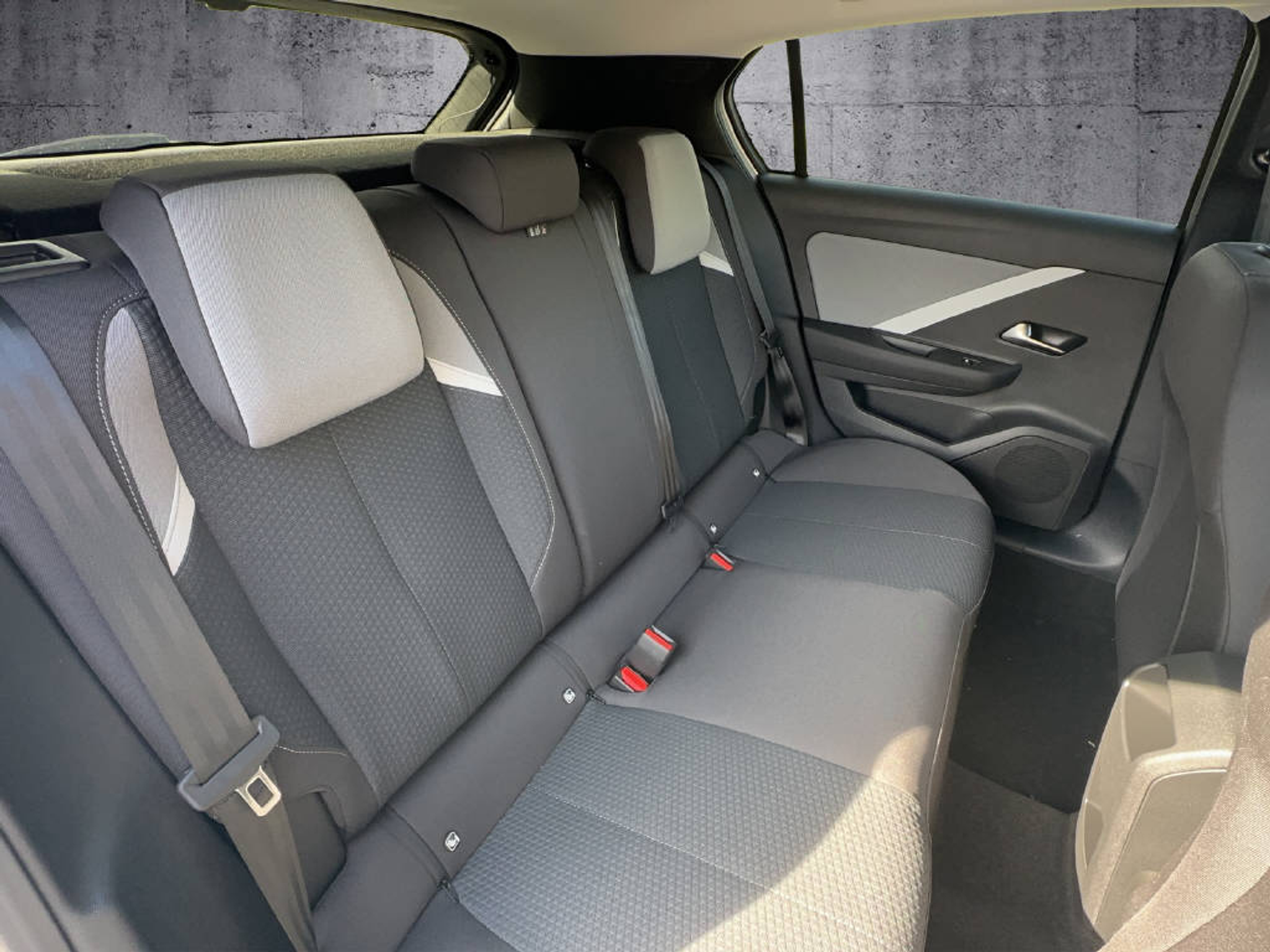 listing desktop thumbnail image 11