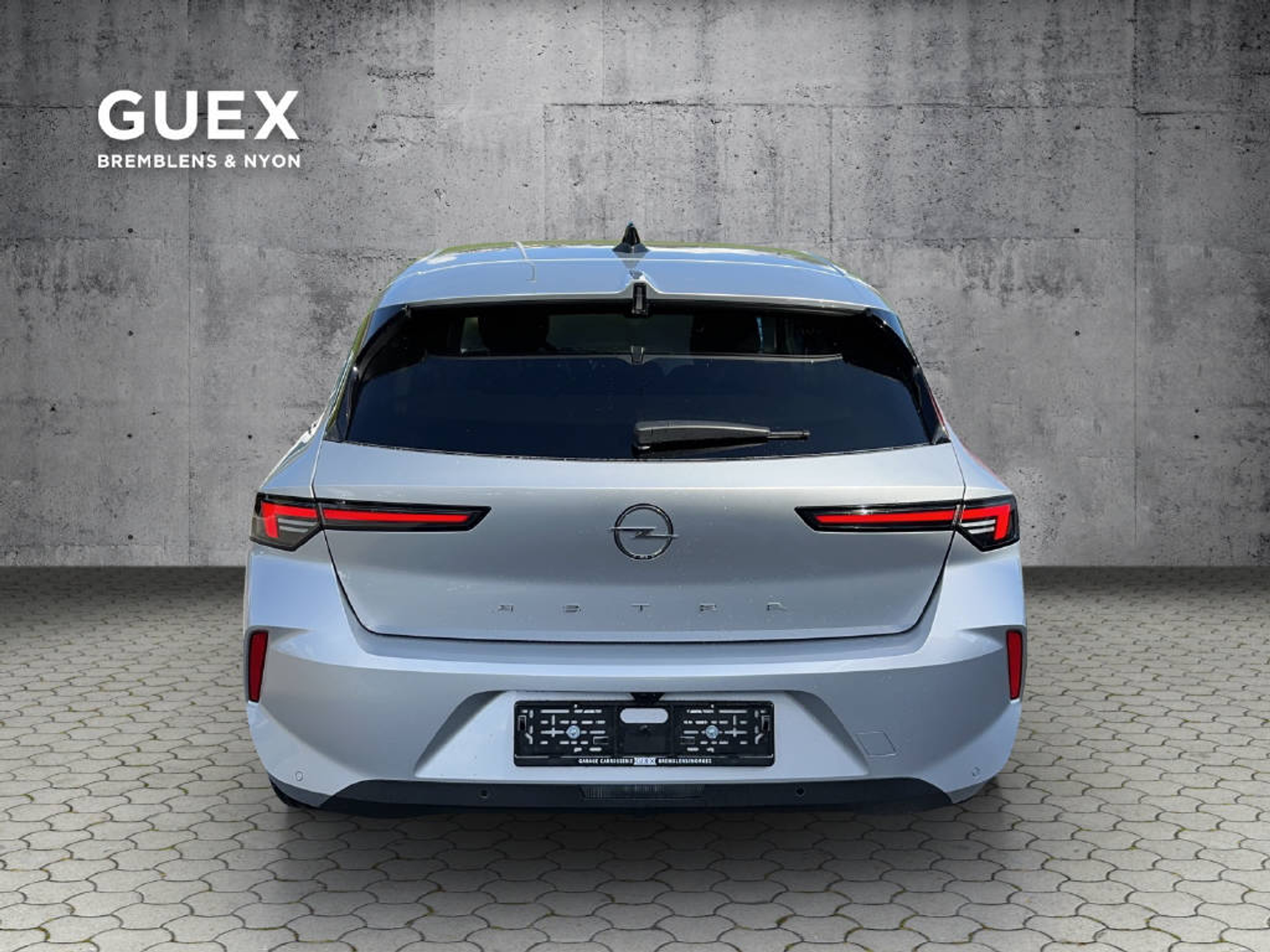 listing desktop thumbnail image 3