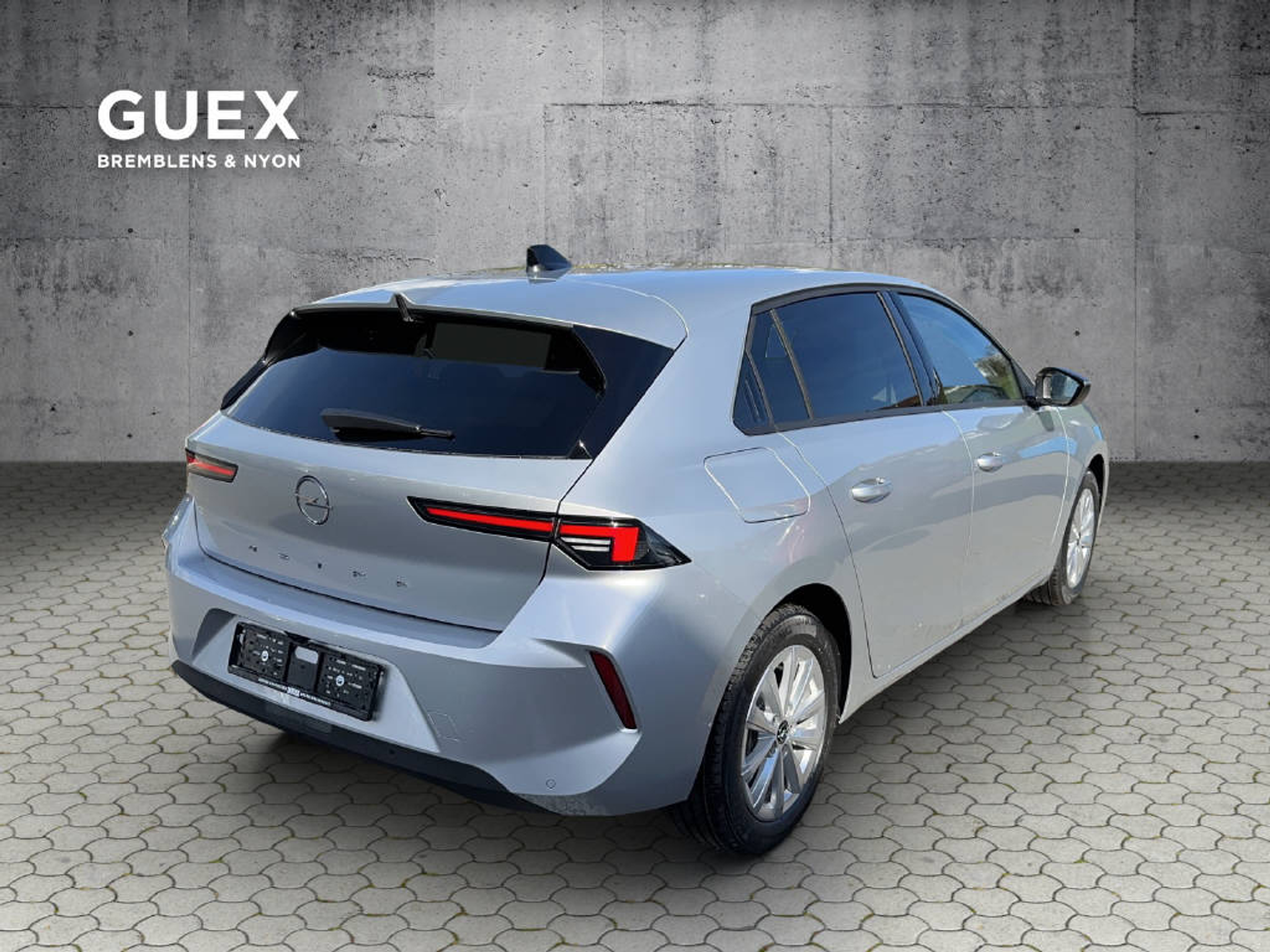 listing desktop thumbnail image 4