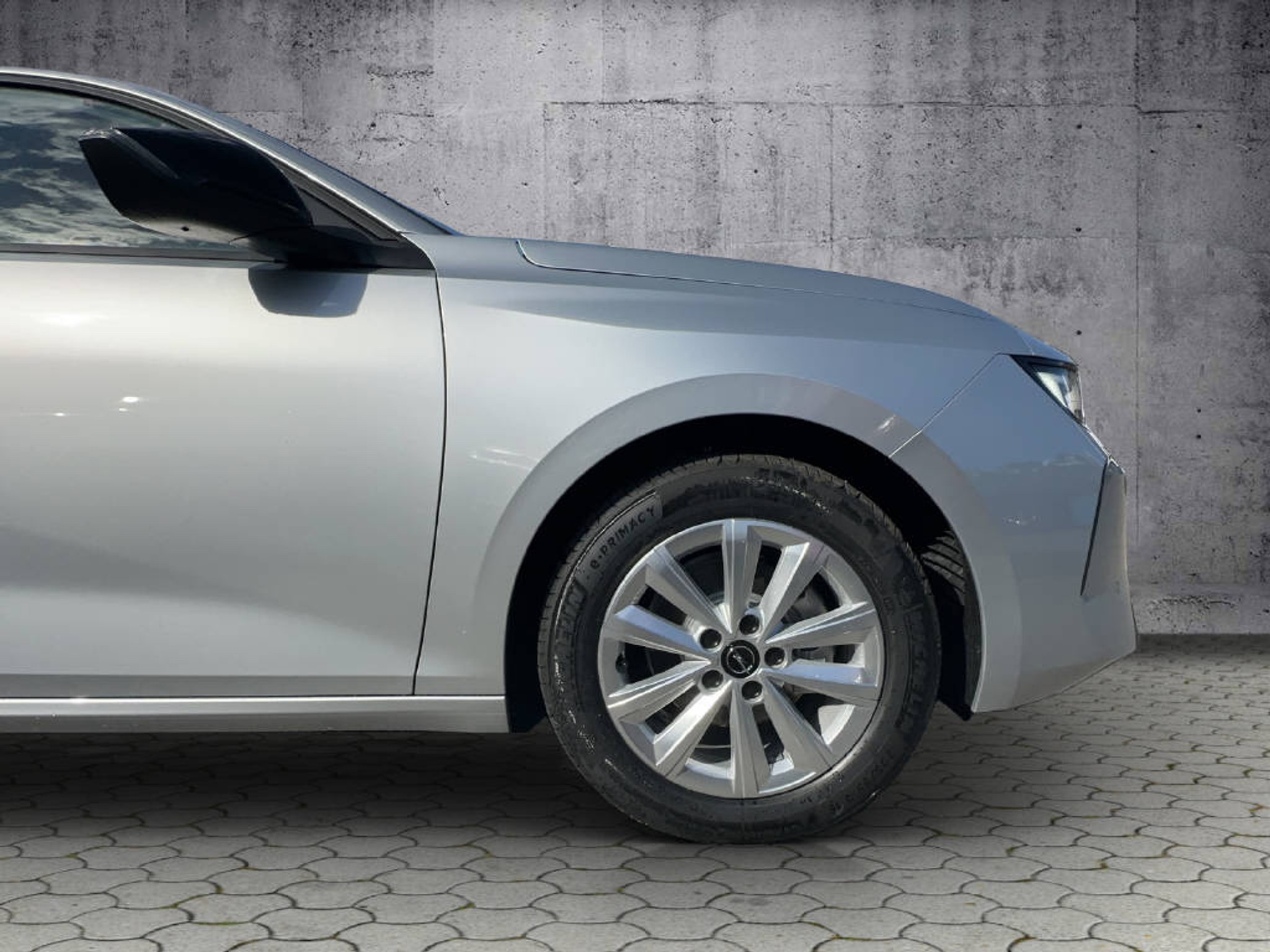 listing desktop thumbnail image 14