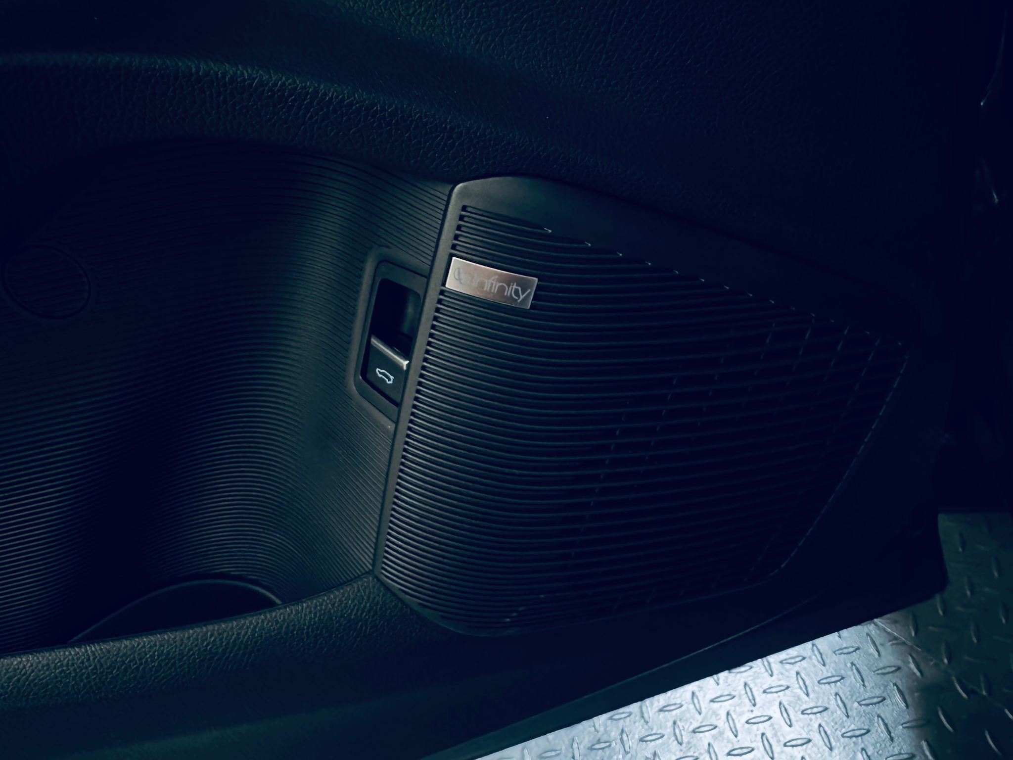 listing desktop thumbnail image 15