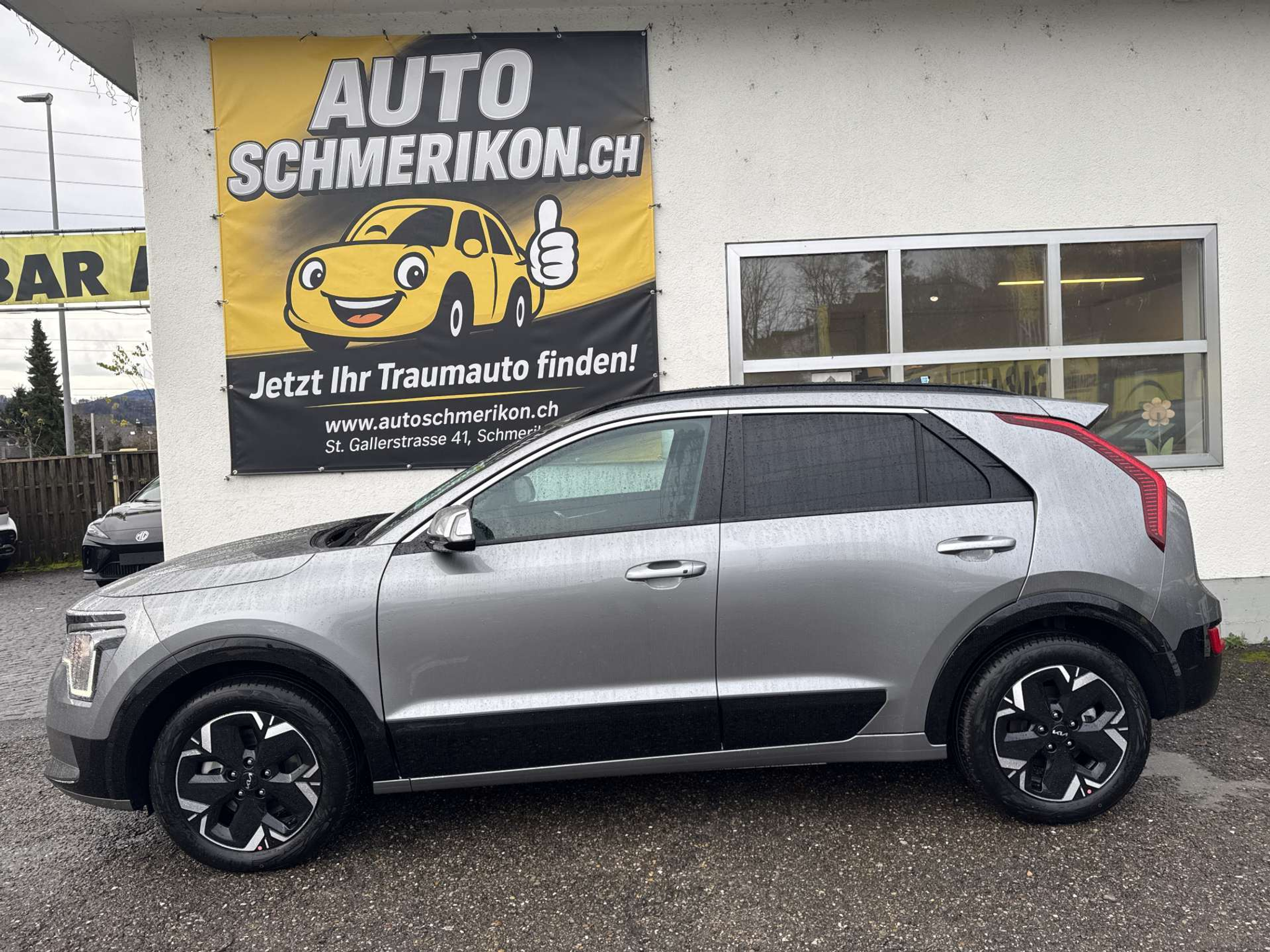 listing desktop thumbnail image 4