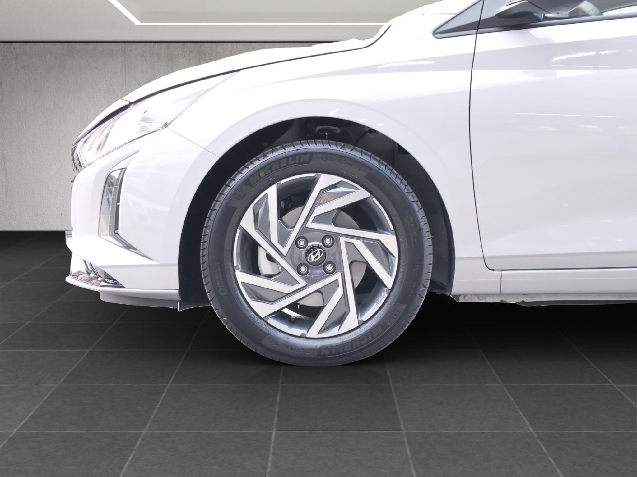 listing desktop thumbnail image 17