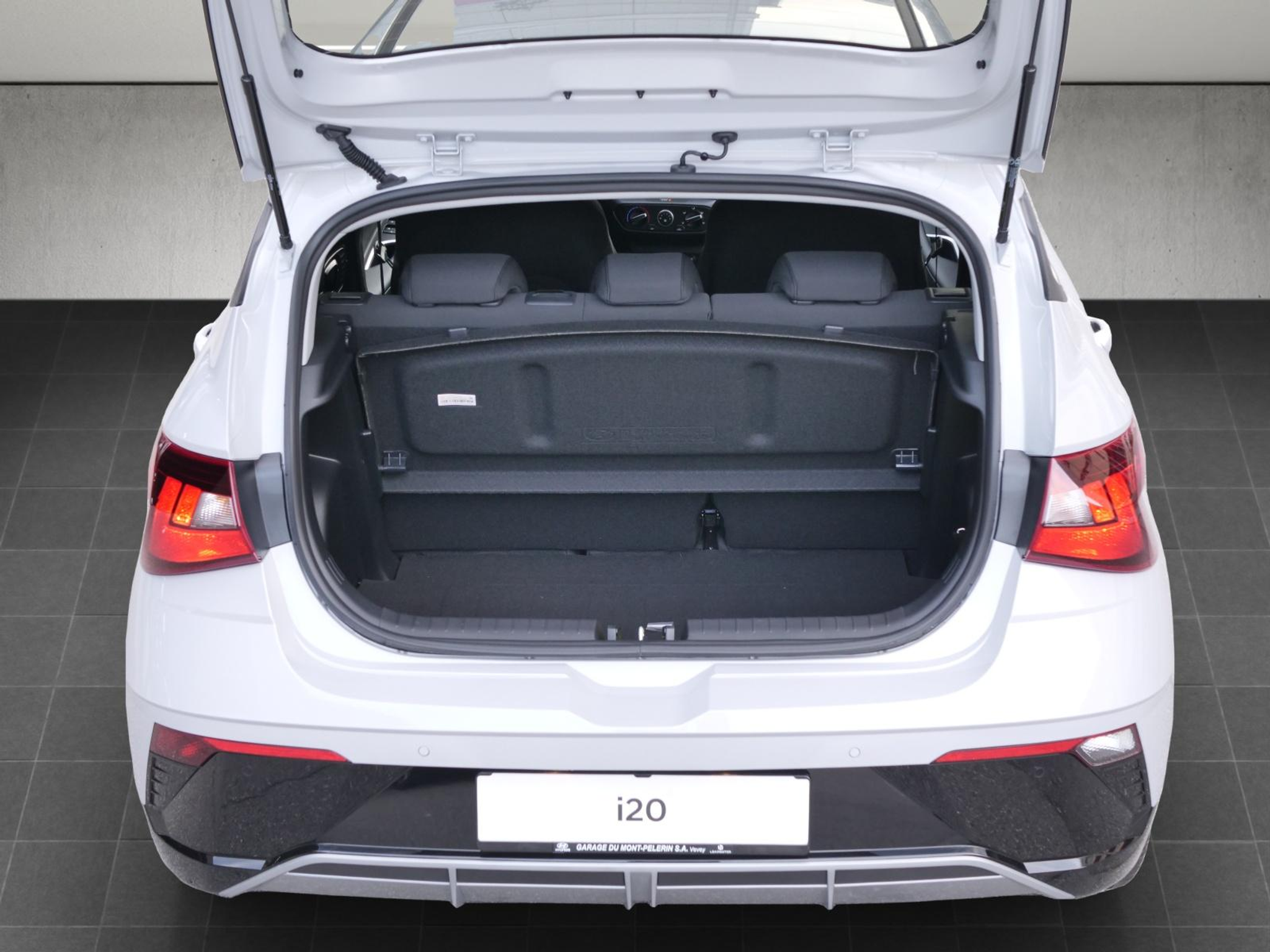 listing desktop thumbnail image 16