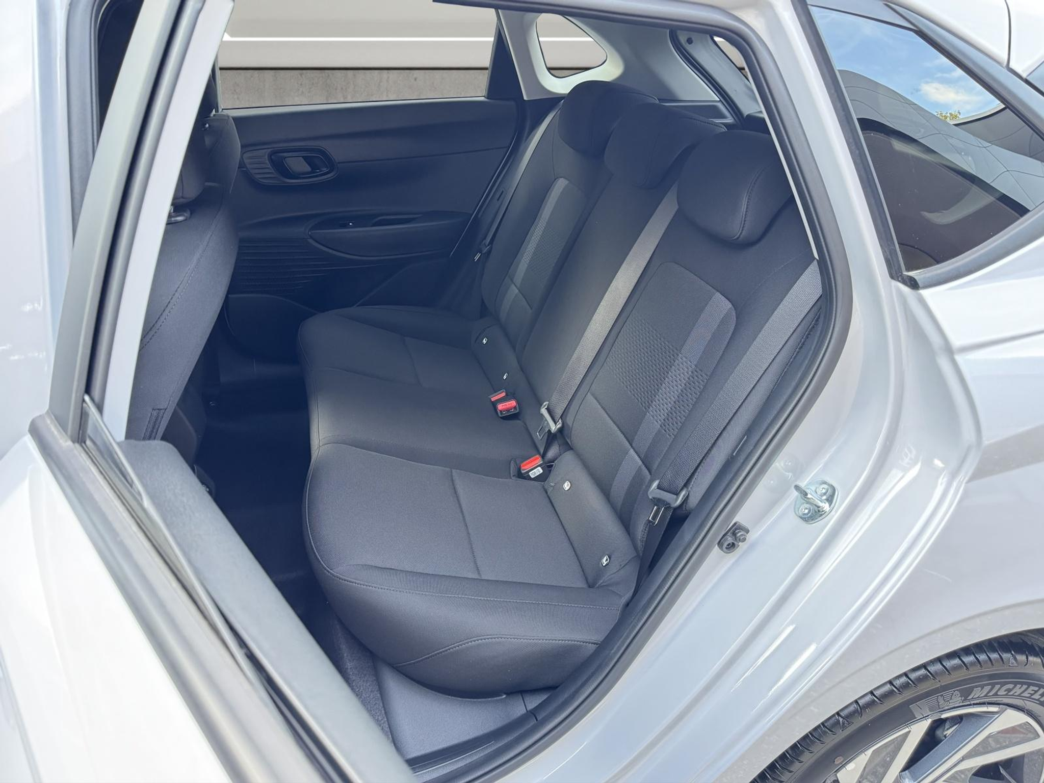 listing desktop thumbnail image 10