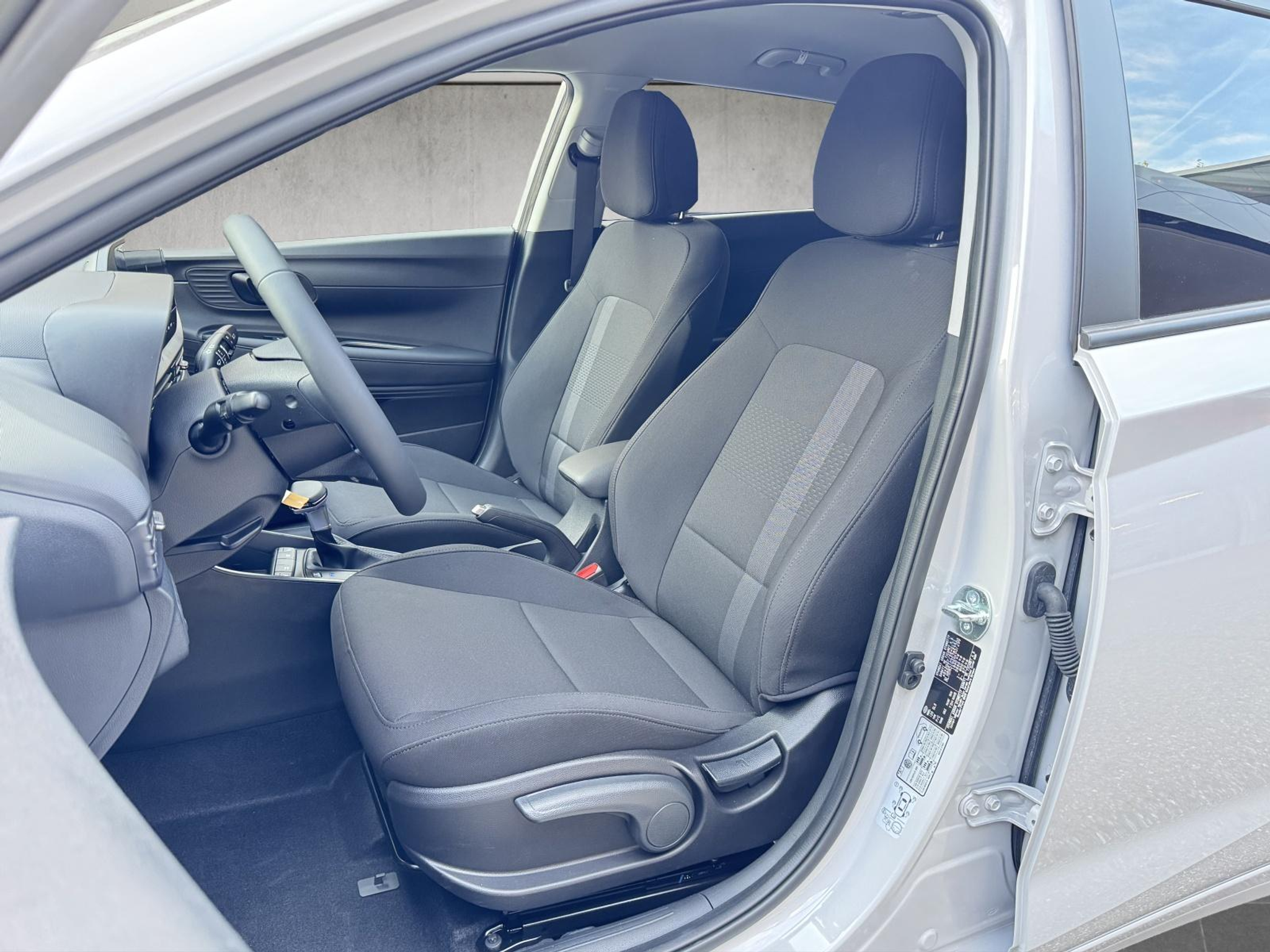 listing desktop thumbnail image 6