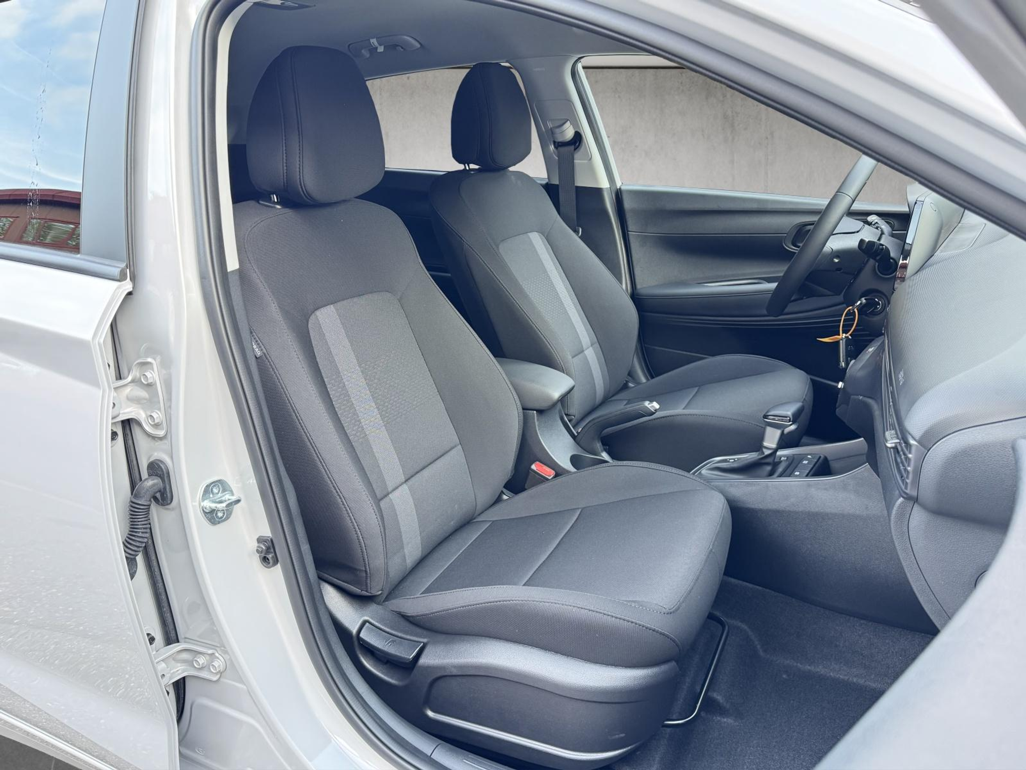 listing desktop thumbnail image 14