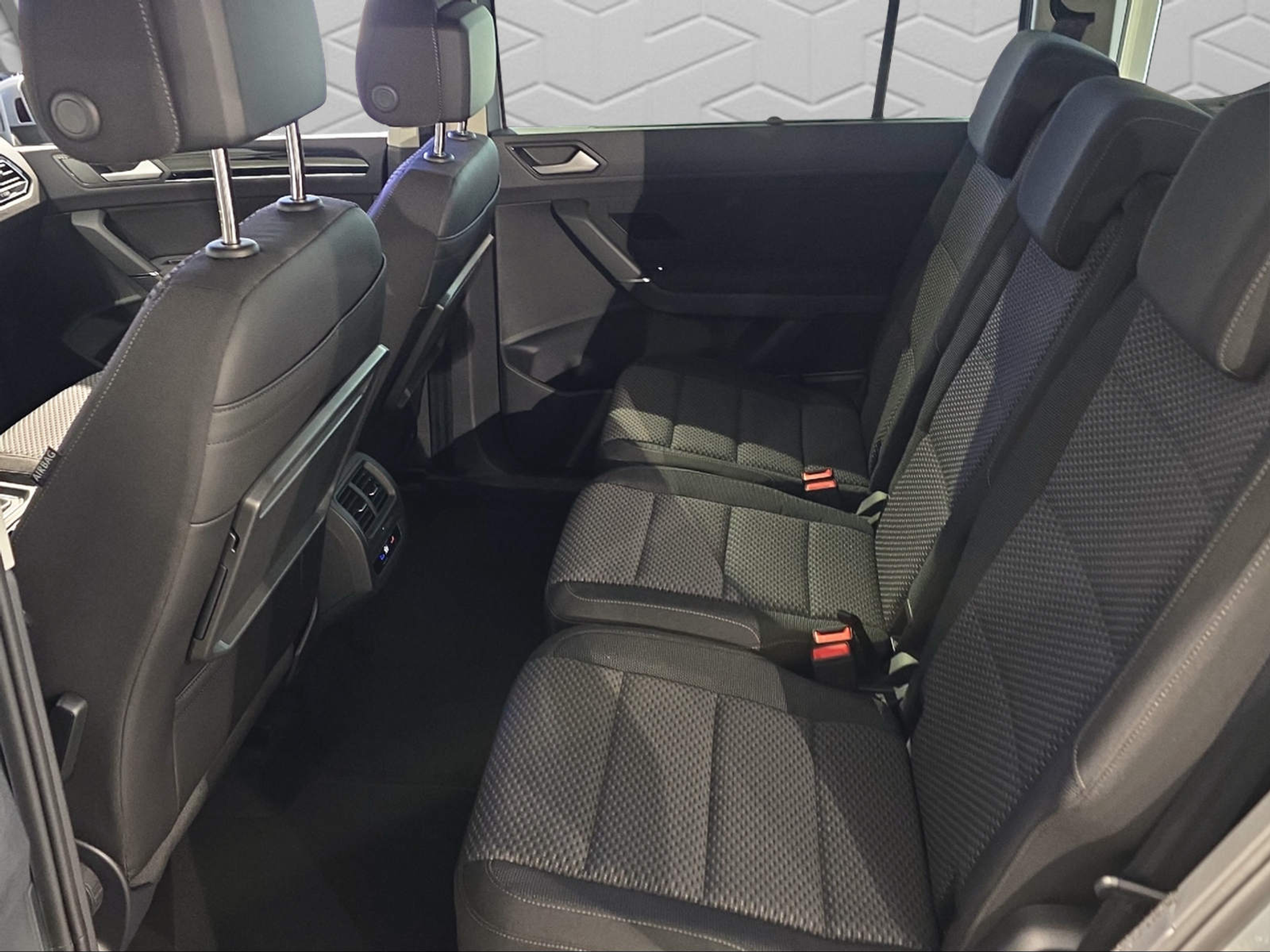 listing desktop thumbnail image 12