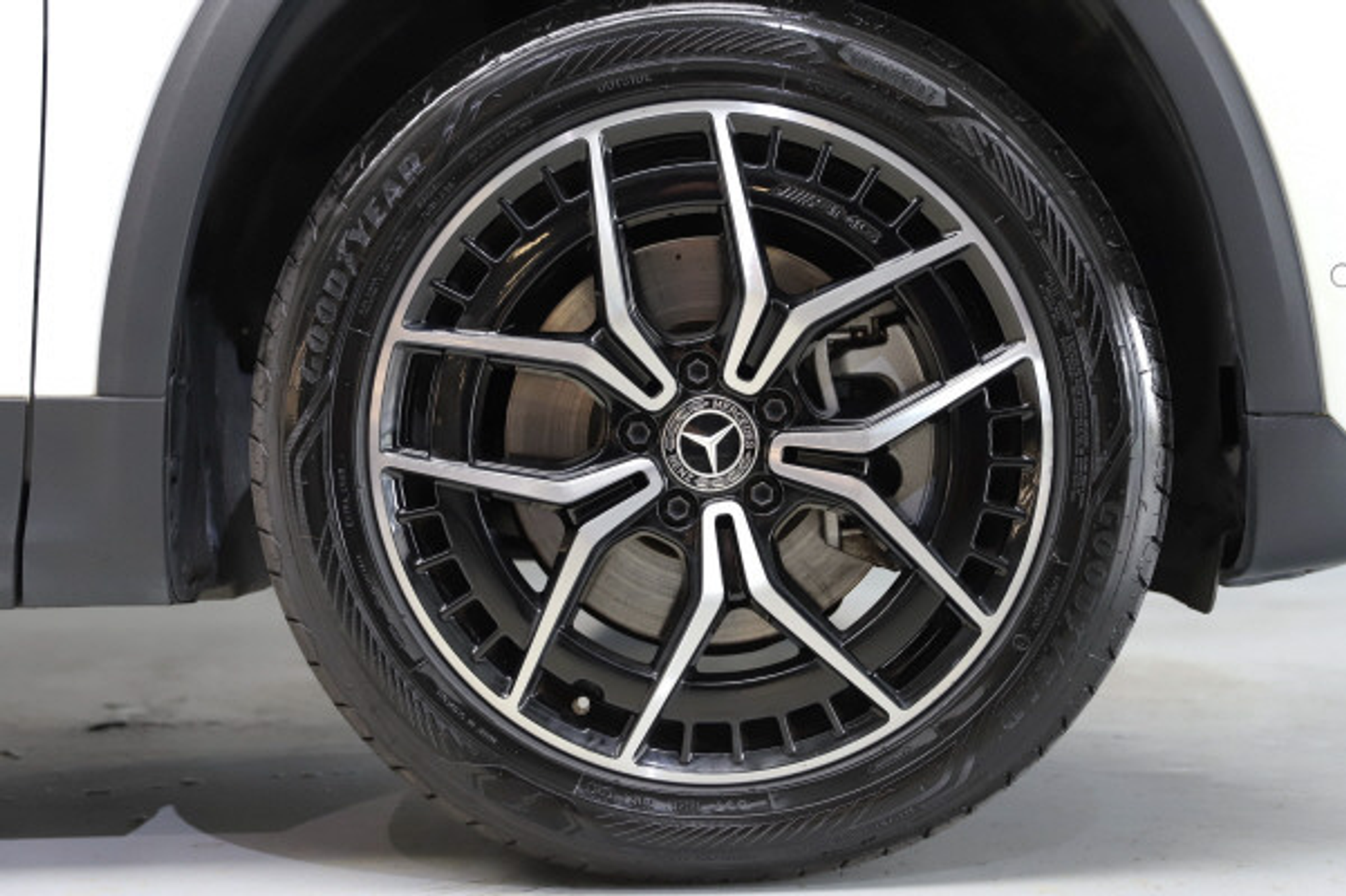 listing desktop thumbnail image 12