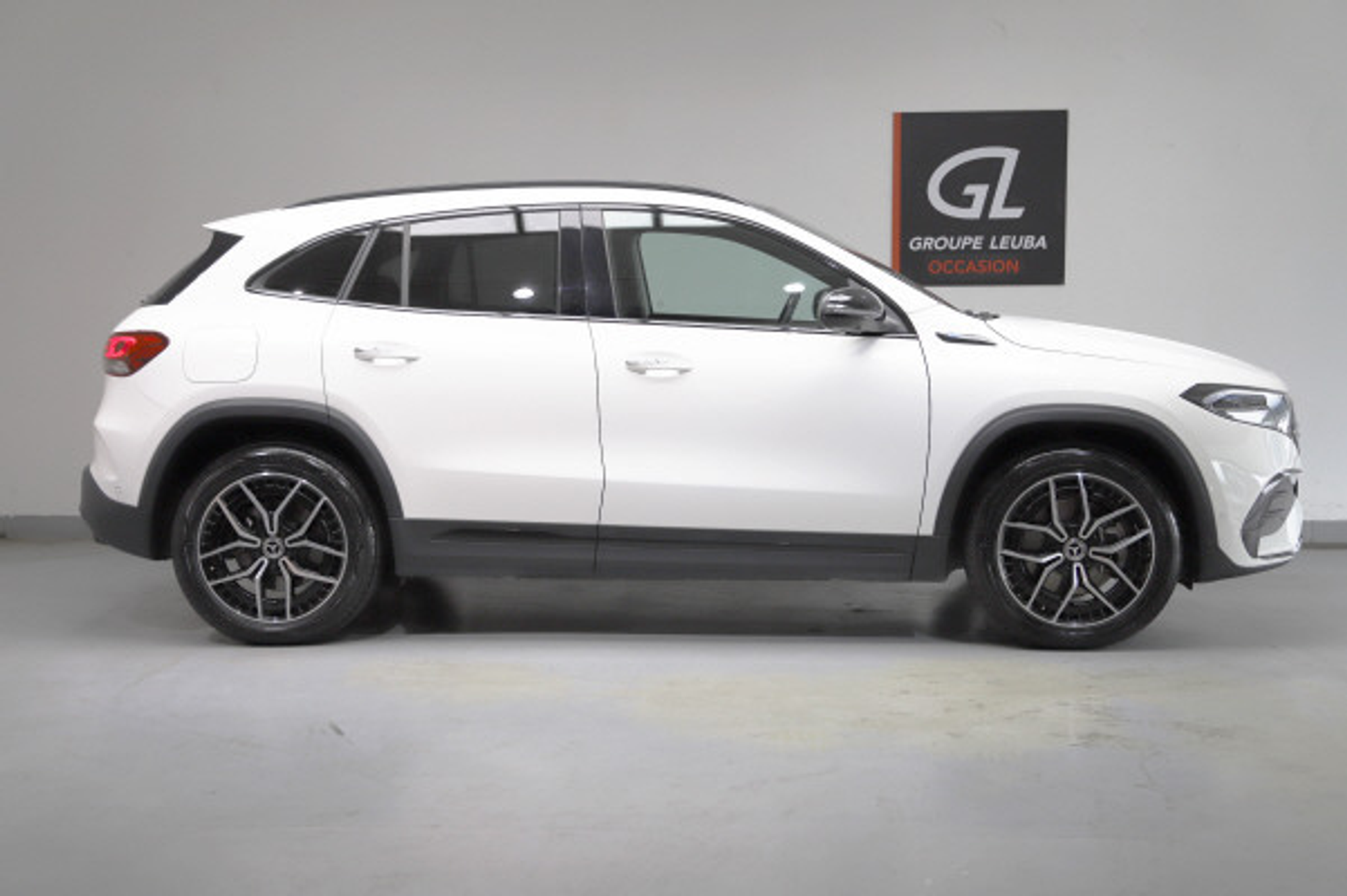 listing desktop thumbnail image 6