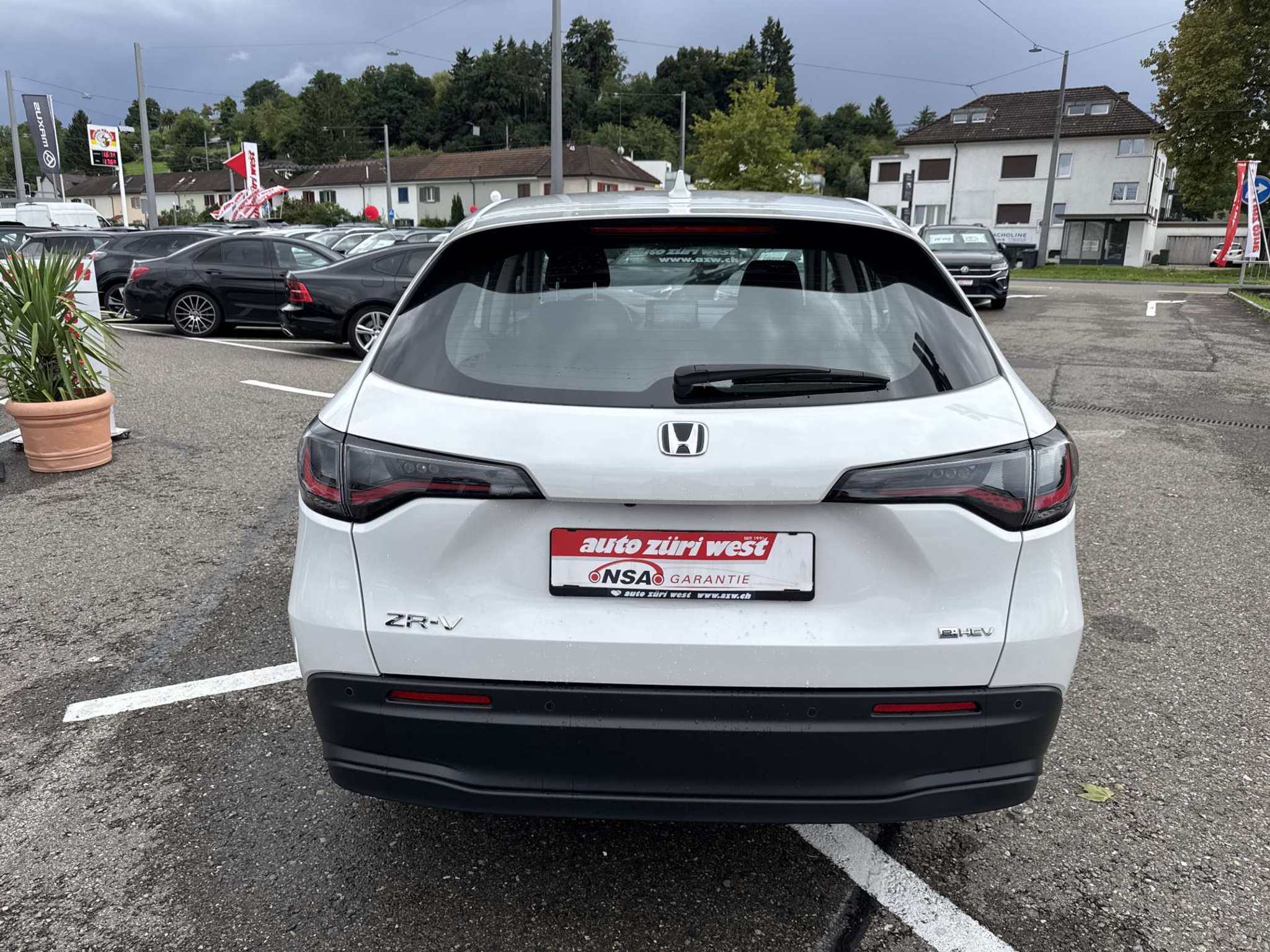 listing desktop thumbnail image 13