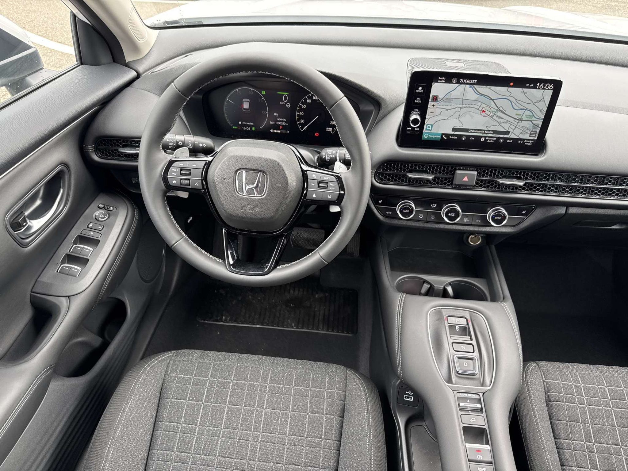 listing desktop thumbnail image 3