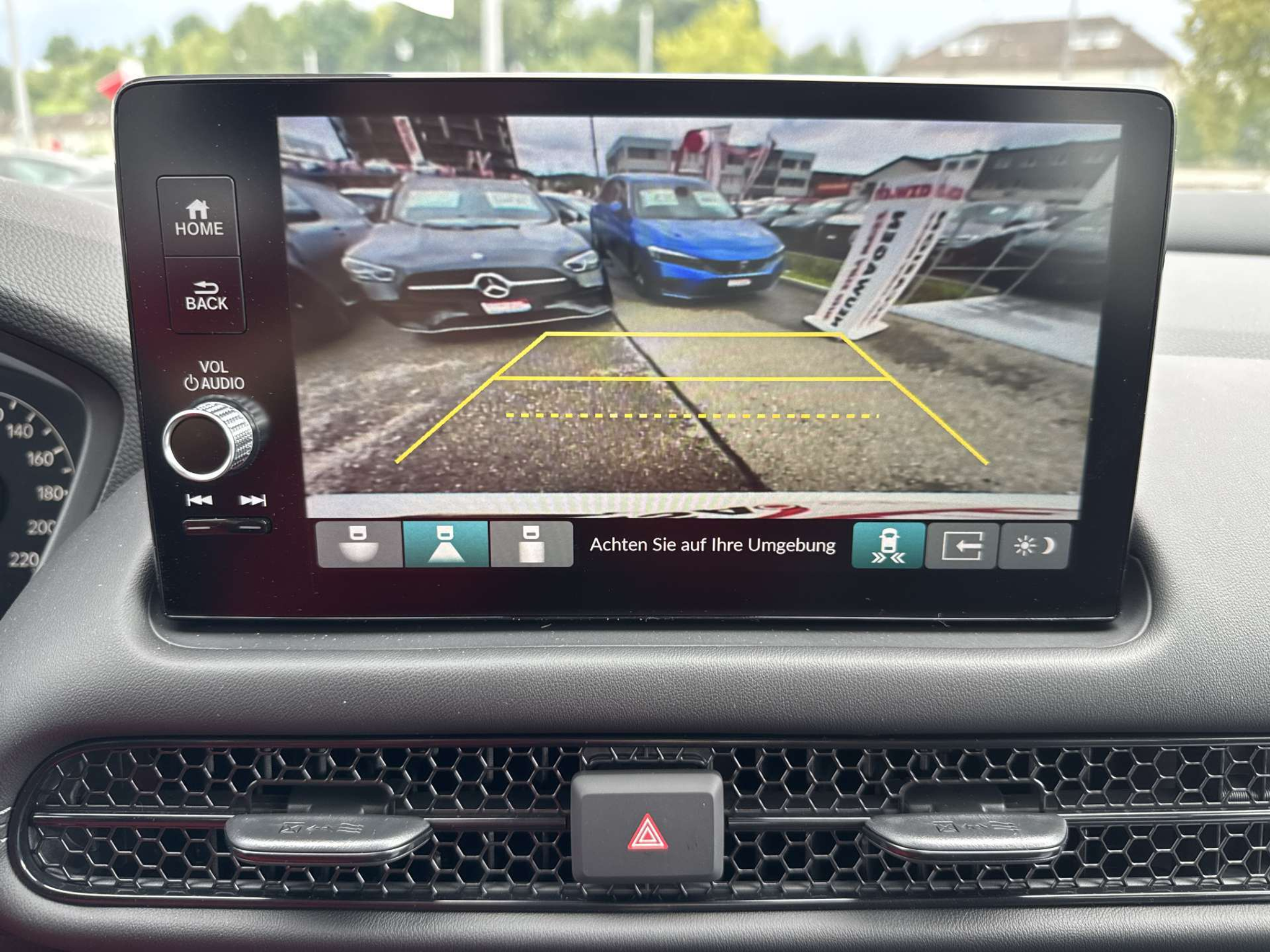 listing desktop thumbnail image 8