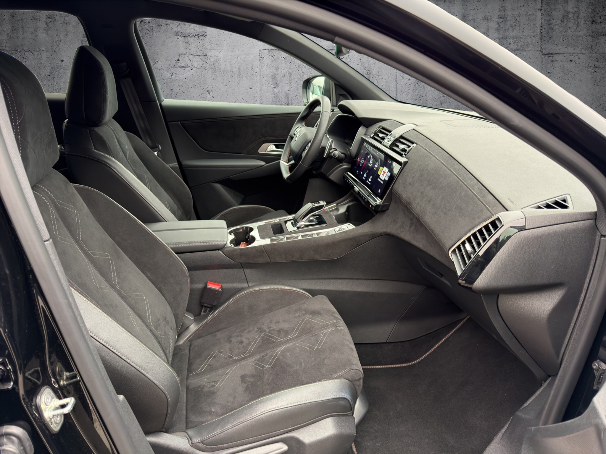 listing desktop thumbnail image 22