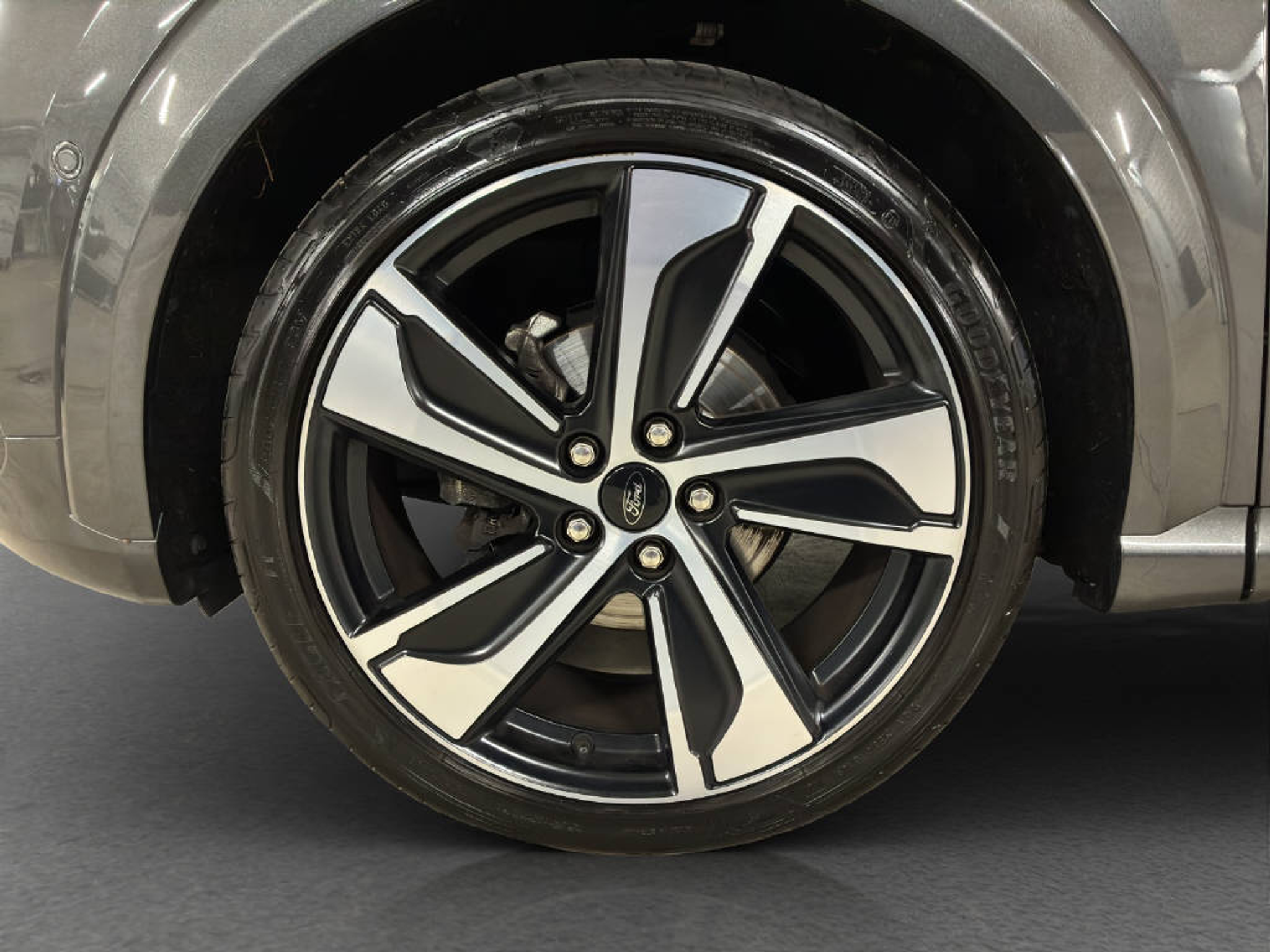 listing desktop thumbnail image 14