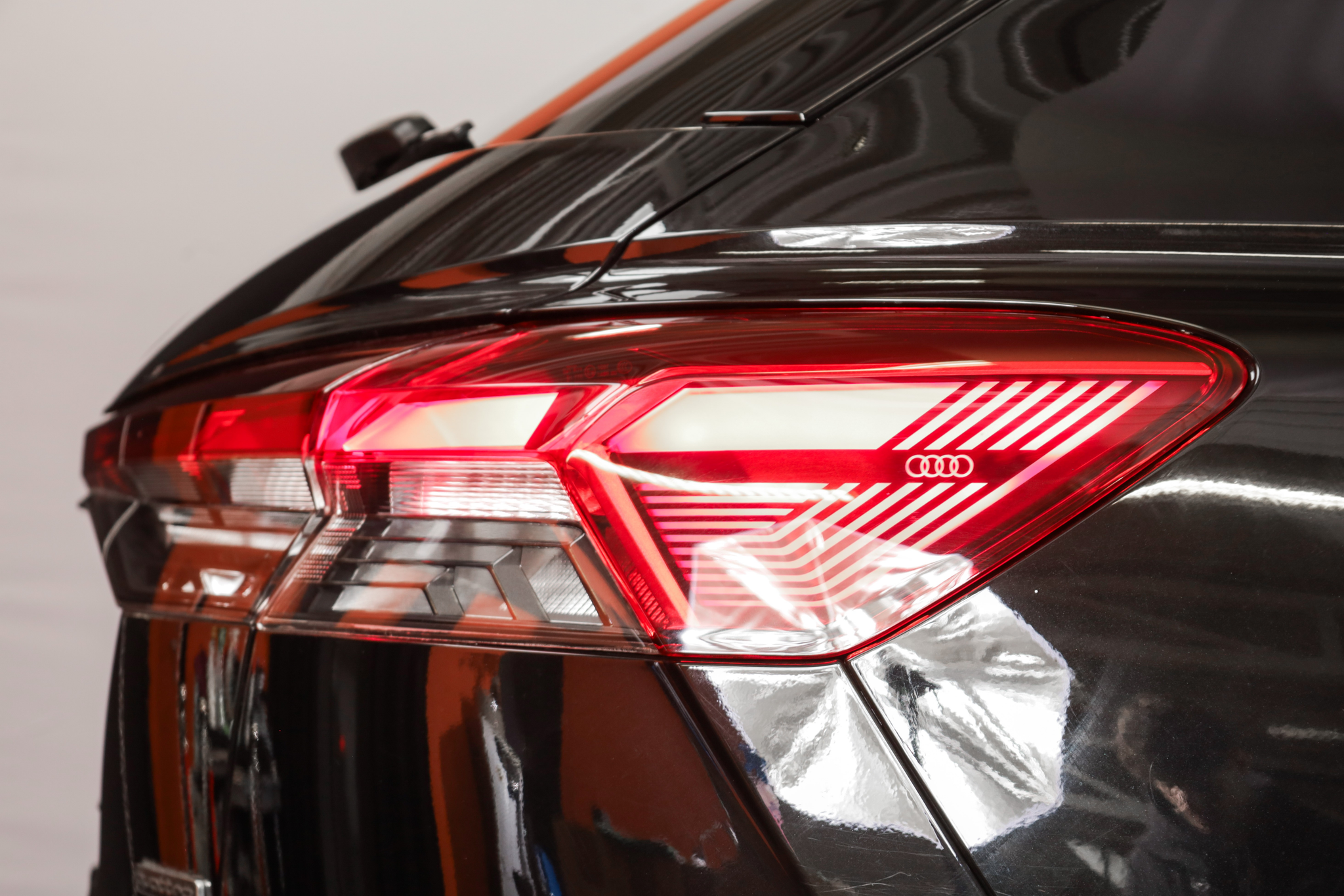 listing desktop thumbnail image 4