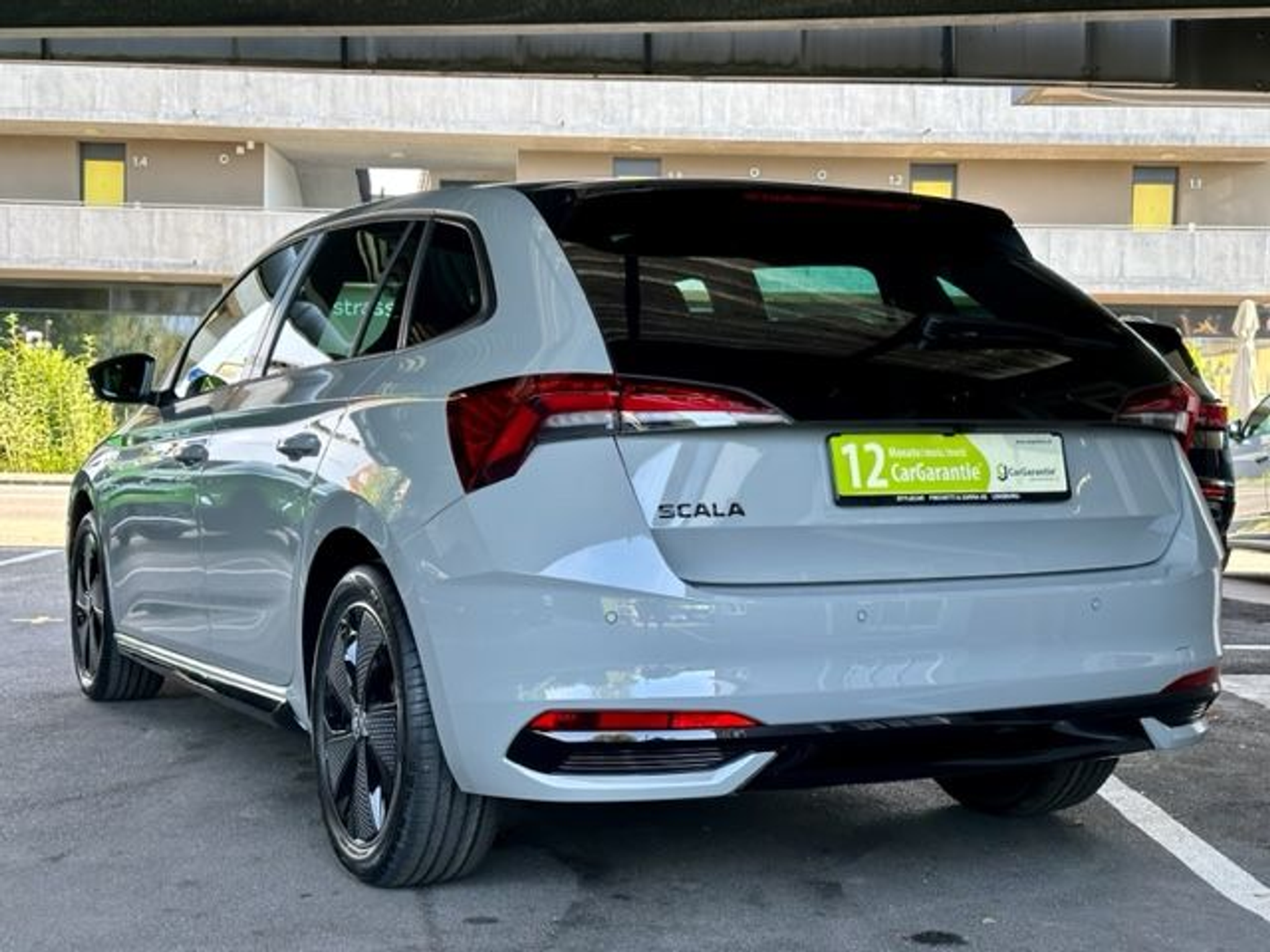 listing desktop thumbnail image 4