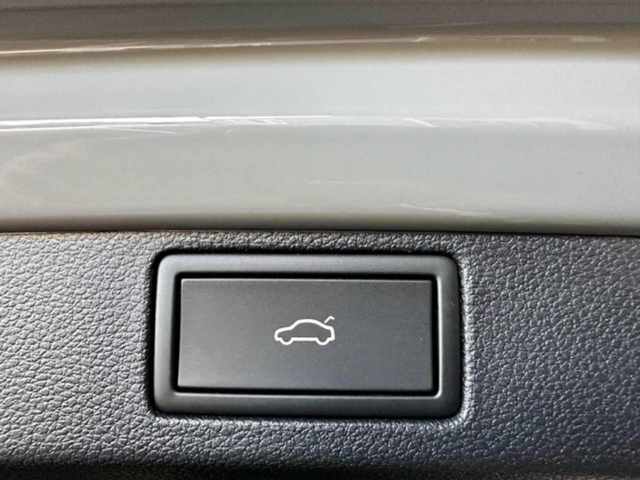 listing desktop thumbnail image 7