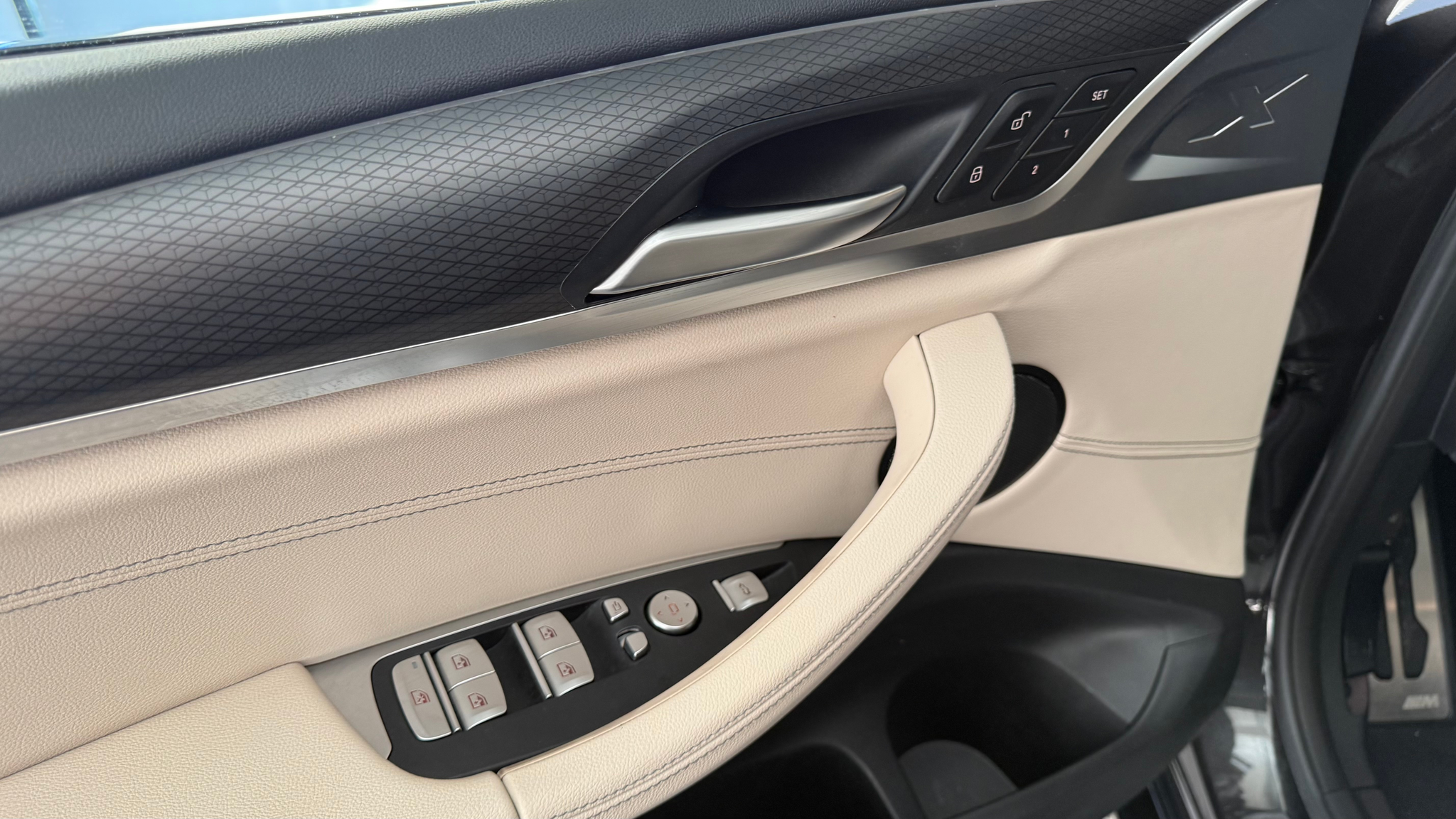 listing desktop thumbnail image 5