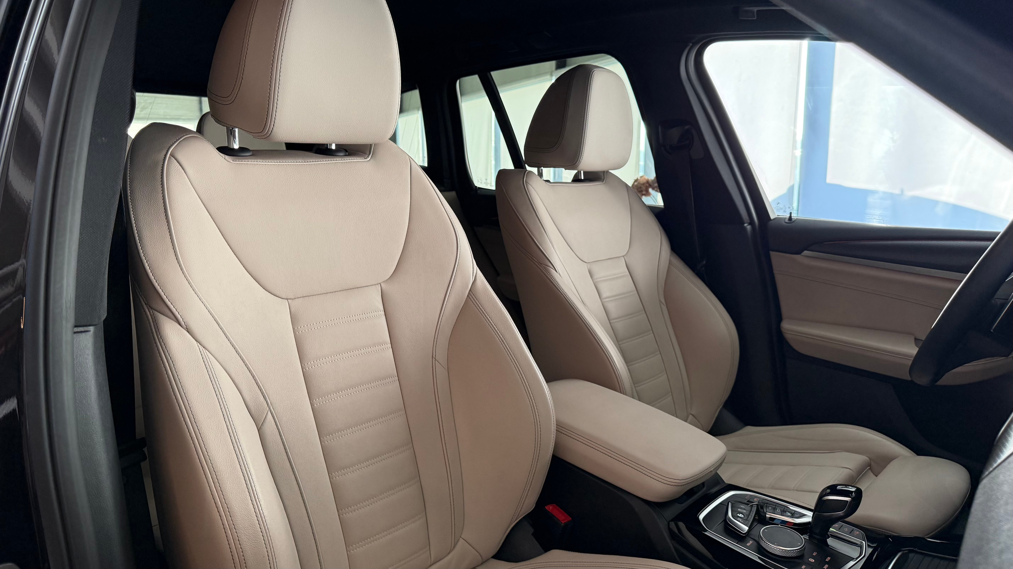 listing desktop thumbnail image 8