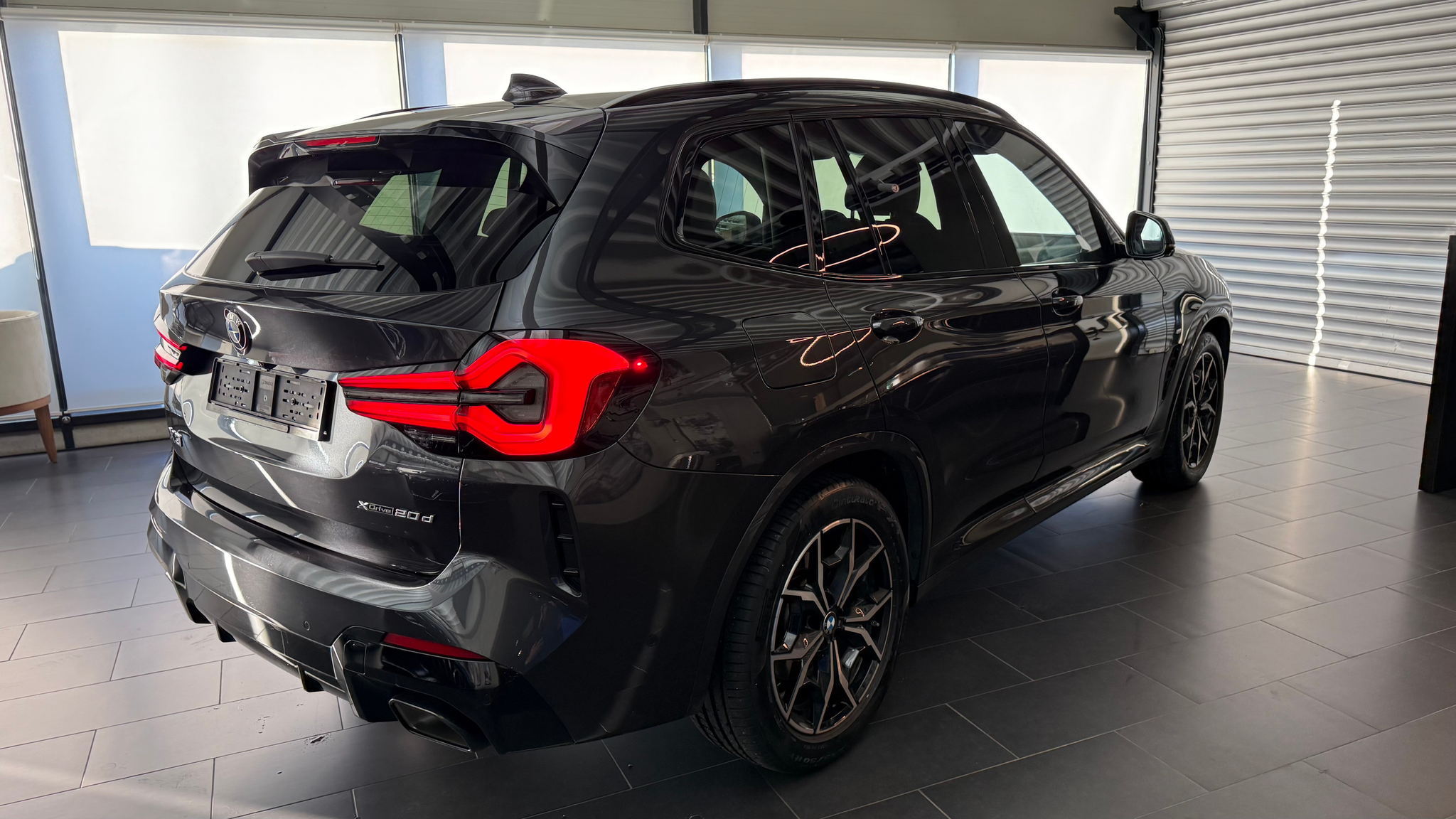 listing desktop thumbnail image 11