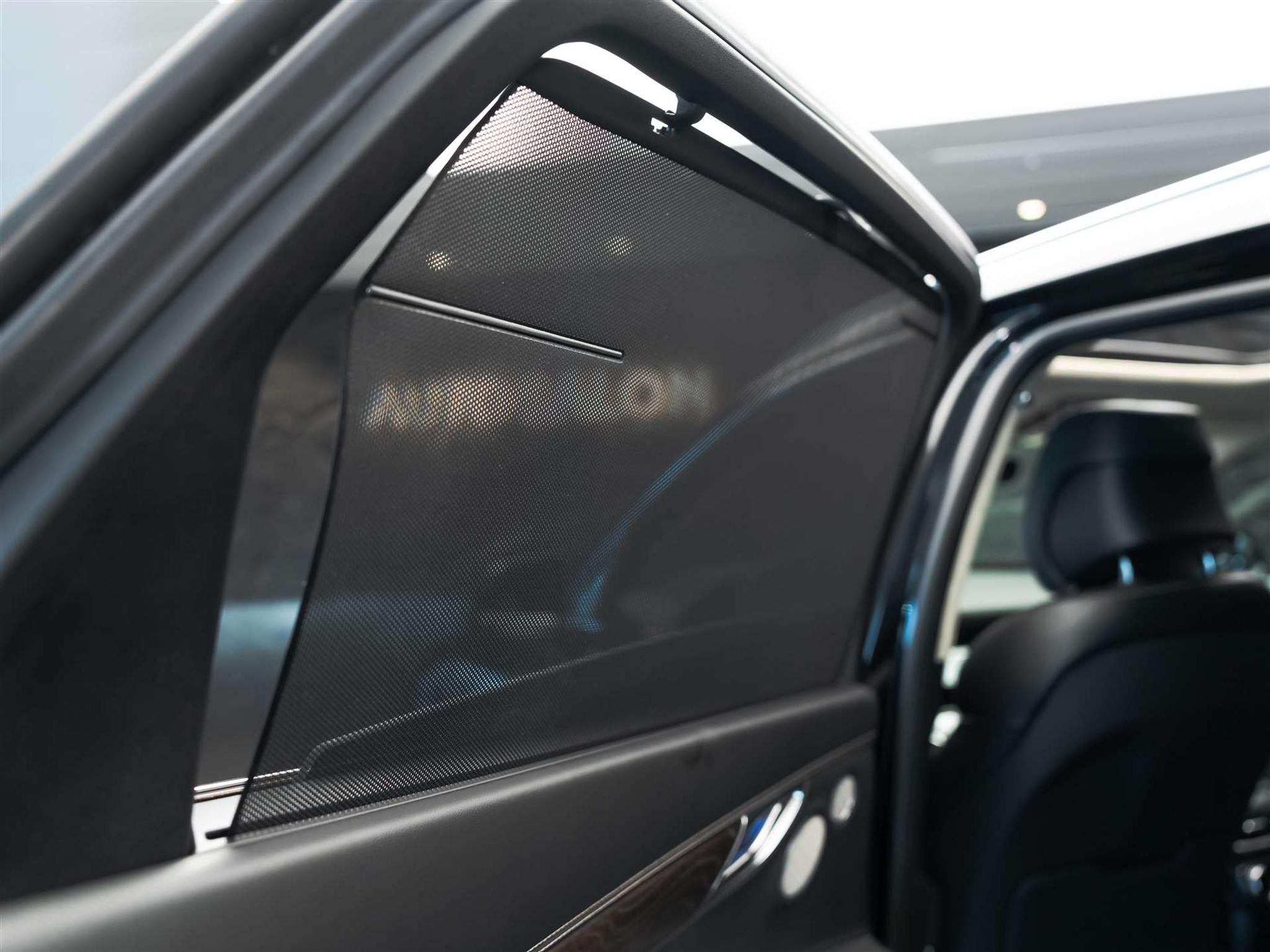 listing desktop thumbnail image 27