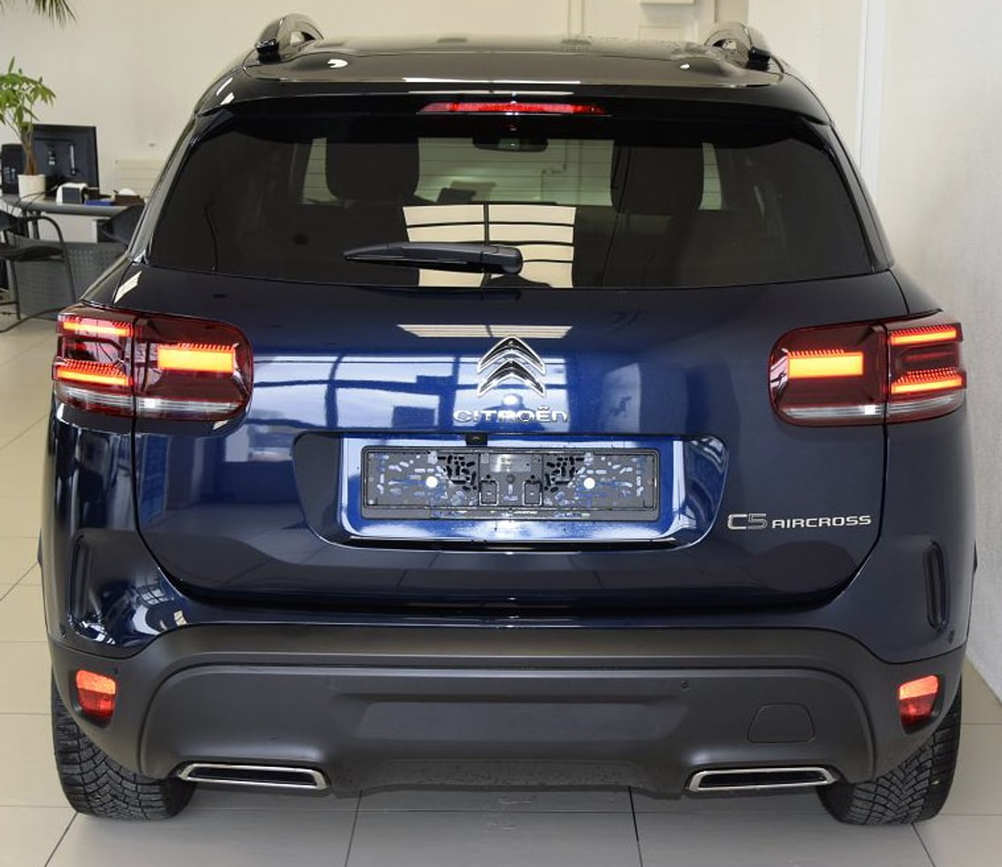 listing desktop thumbnail image 14