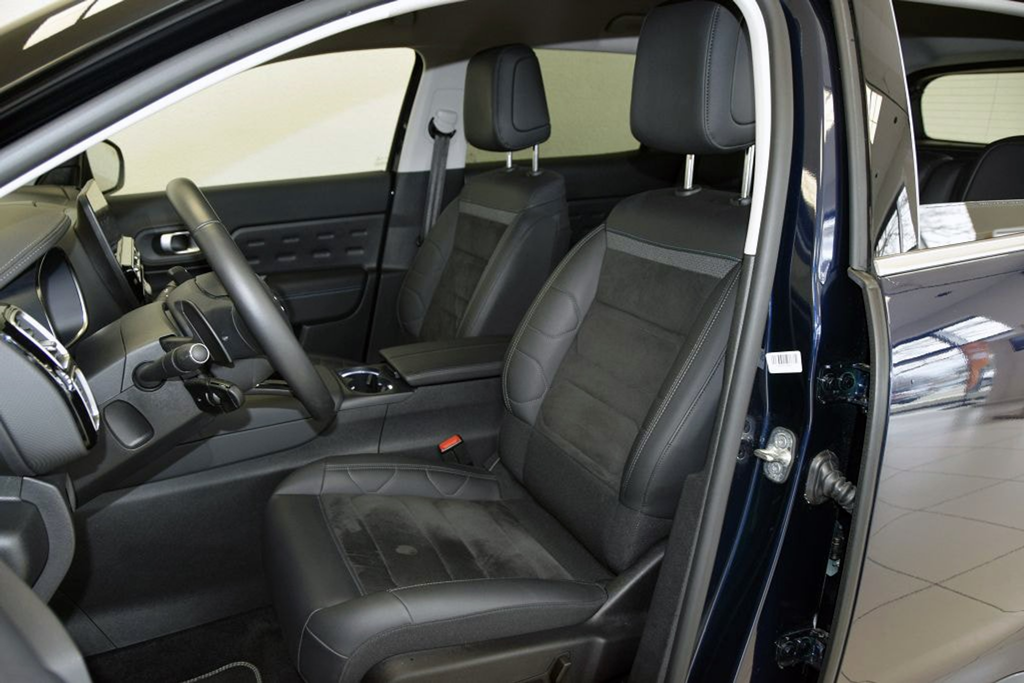 listing desktop thumbnail image 5