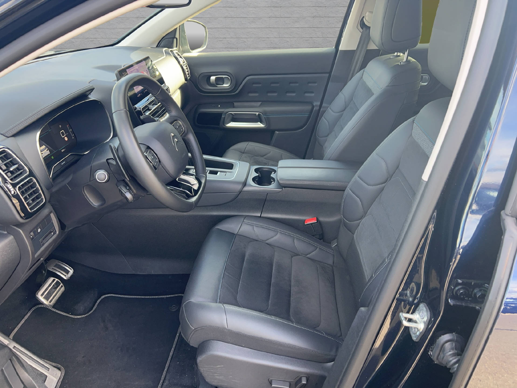 listing desktop thumbnail image 7