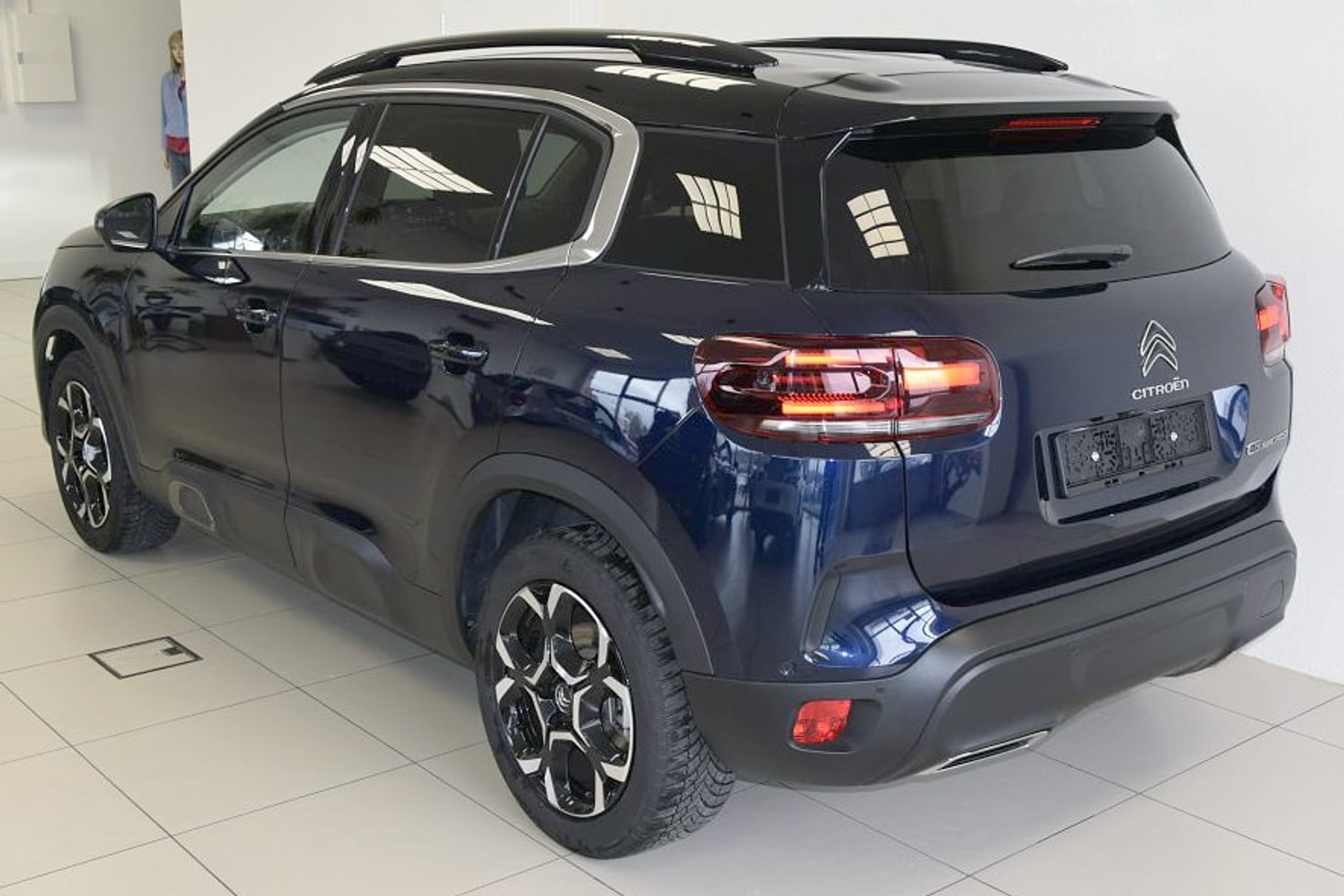 listing desktop thumbnail image 12