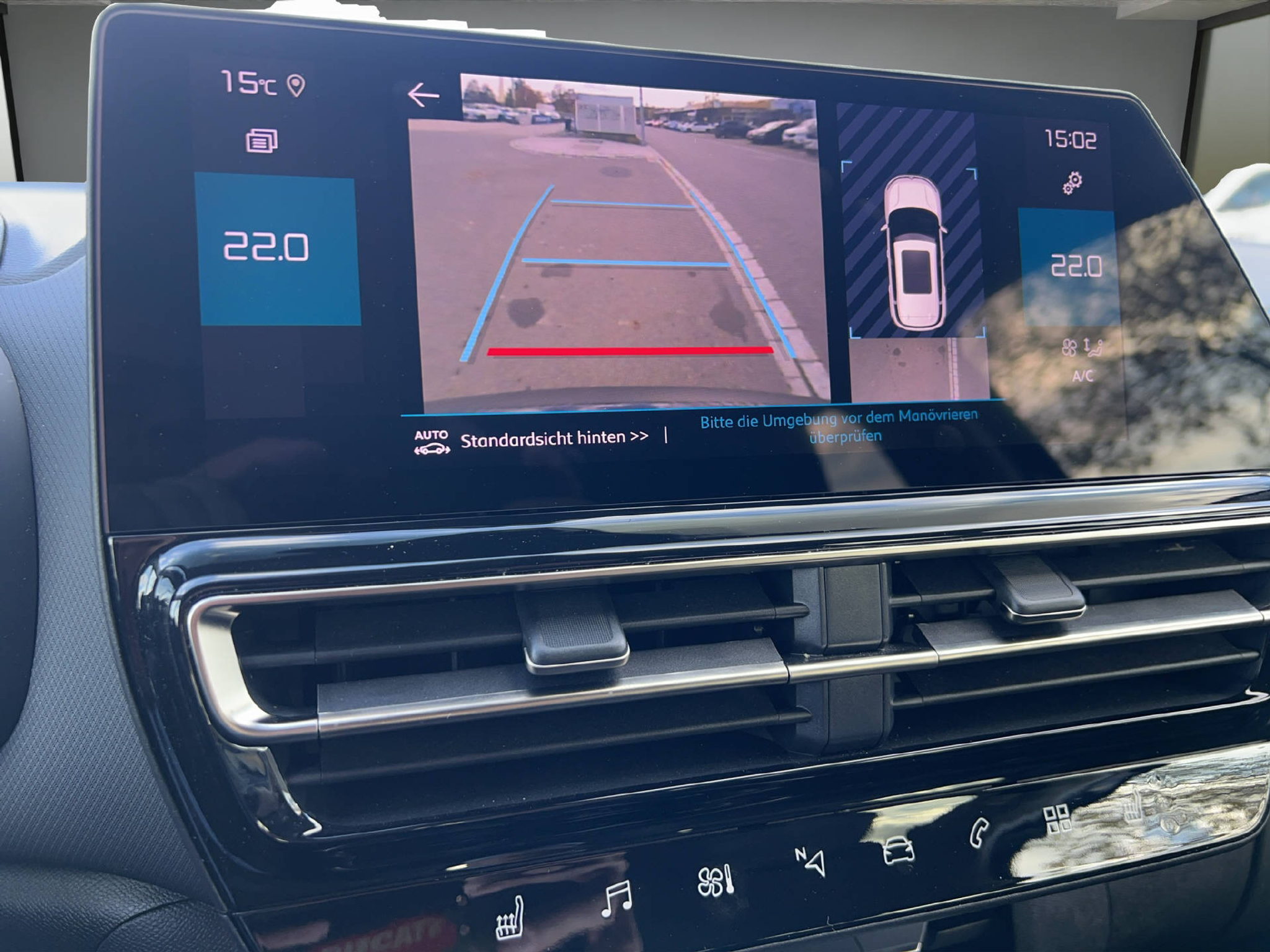 listing desktop thumbnail image 12