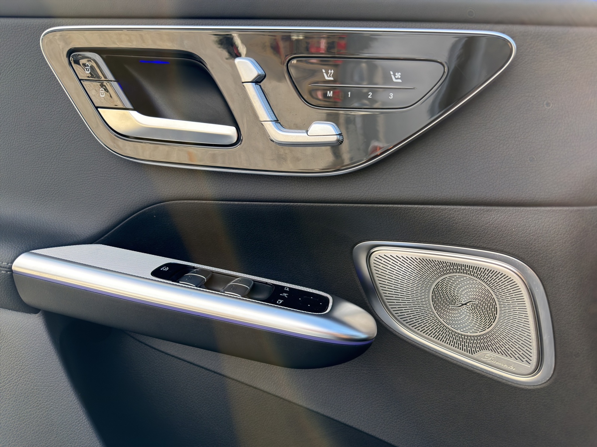 listing desktop thumbnail image 13