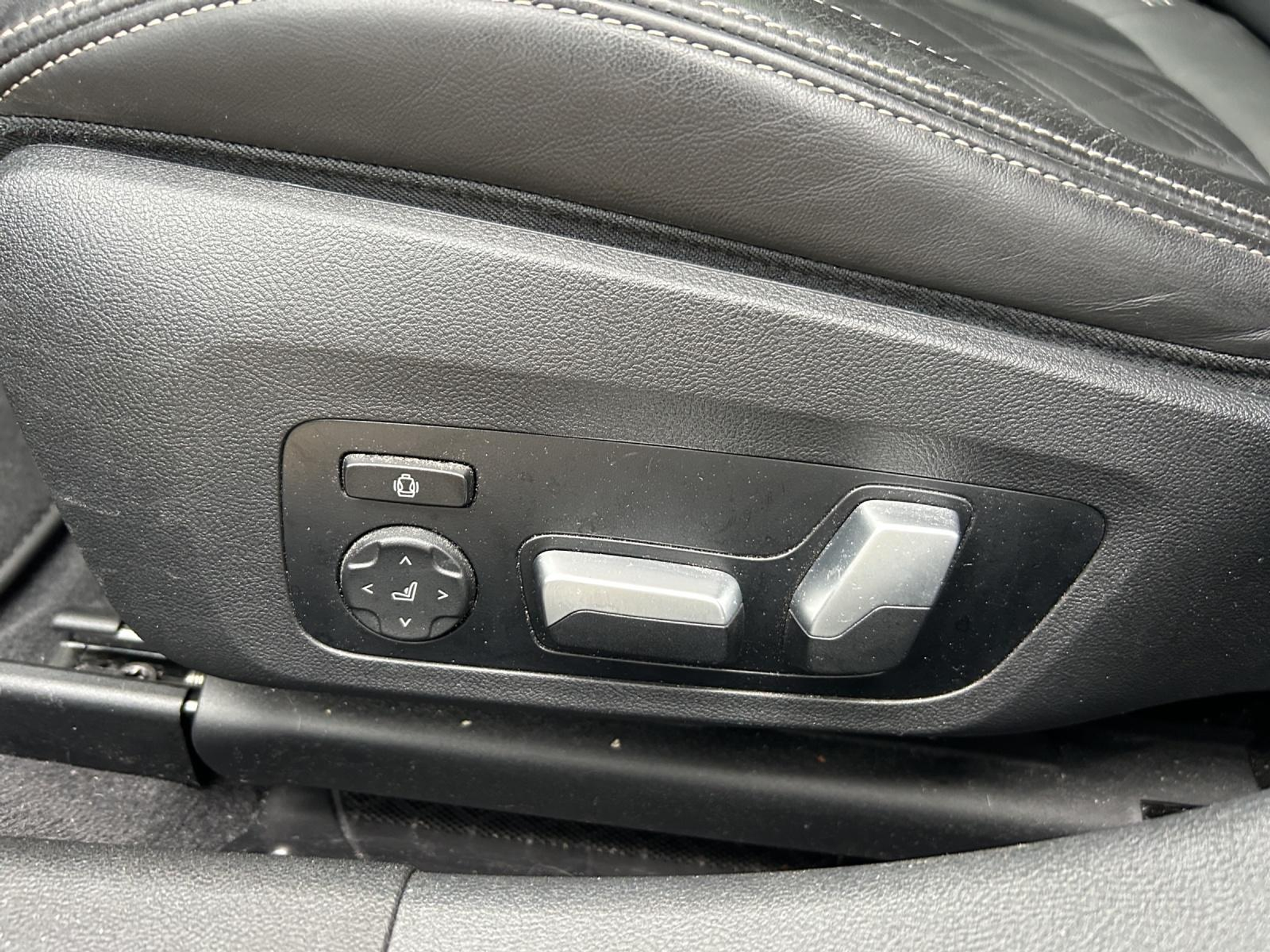 listing desktop thumbnail image 15