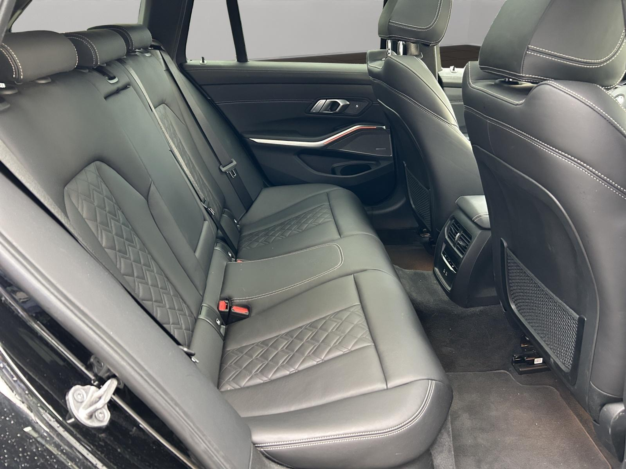 listing desktop thumbnail image 11