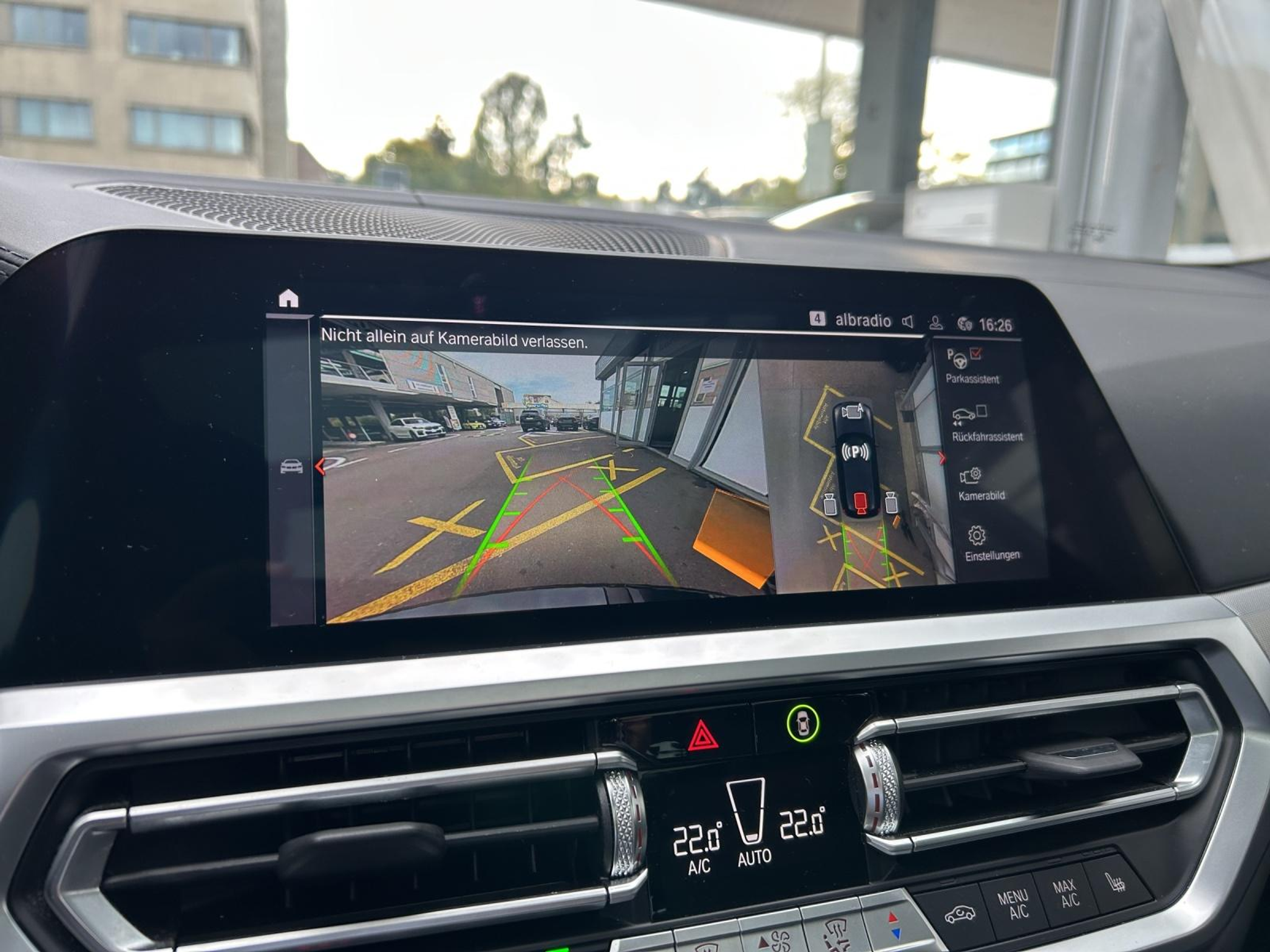 listing desktop thumbnail image 19