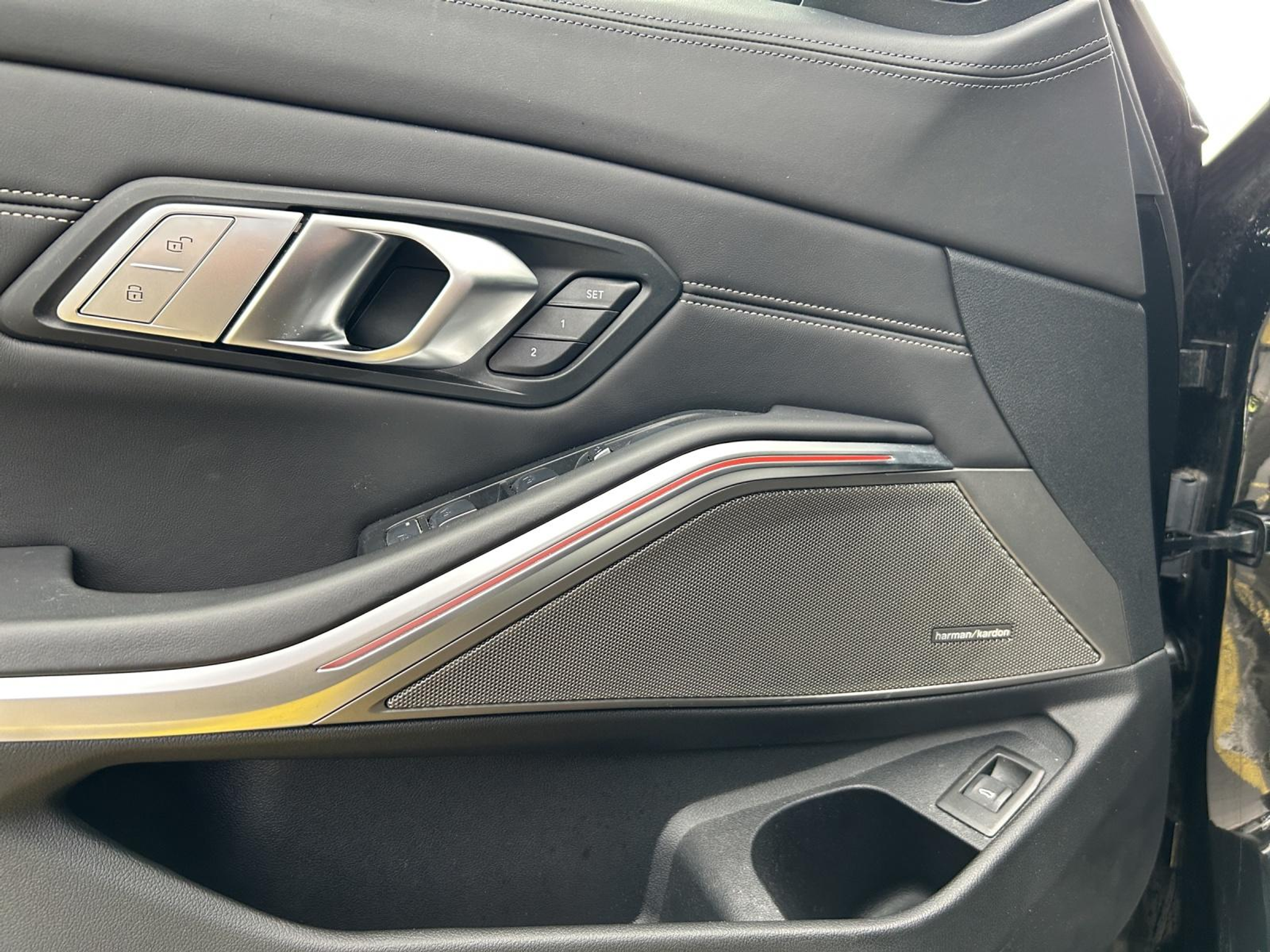 listing desktop thumbnail image 14