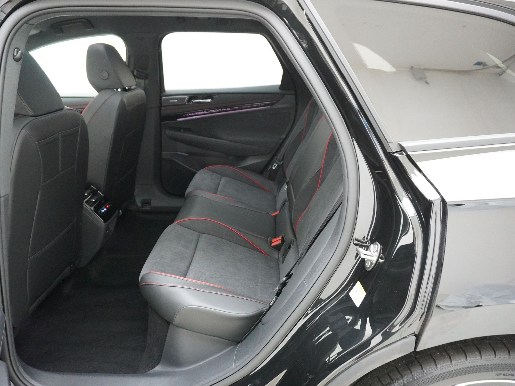 listing desktop thumbnail image 14