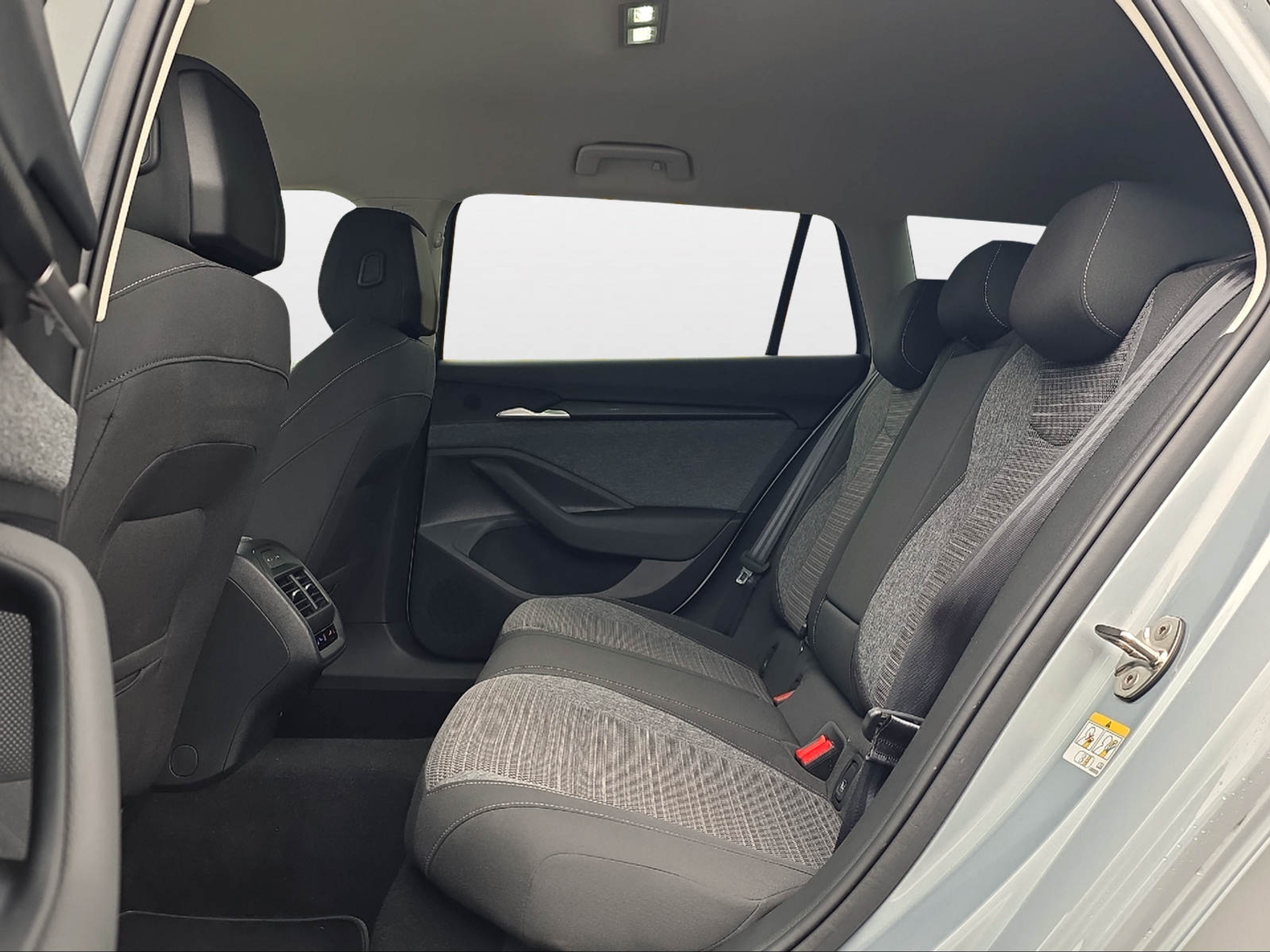 listing desktop thumbnail image 10