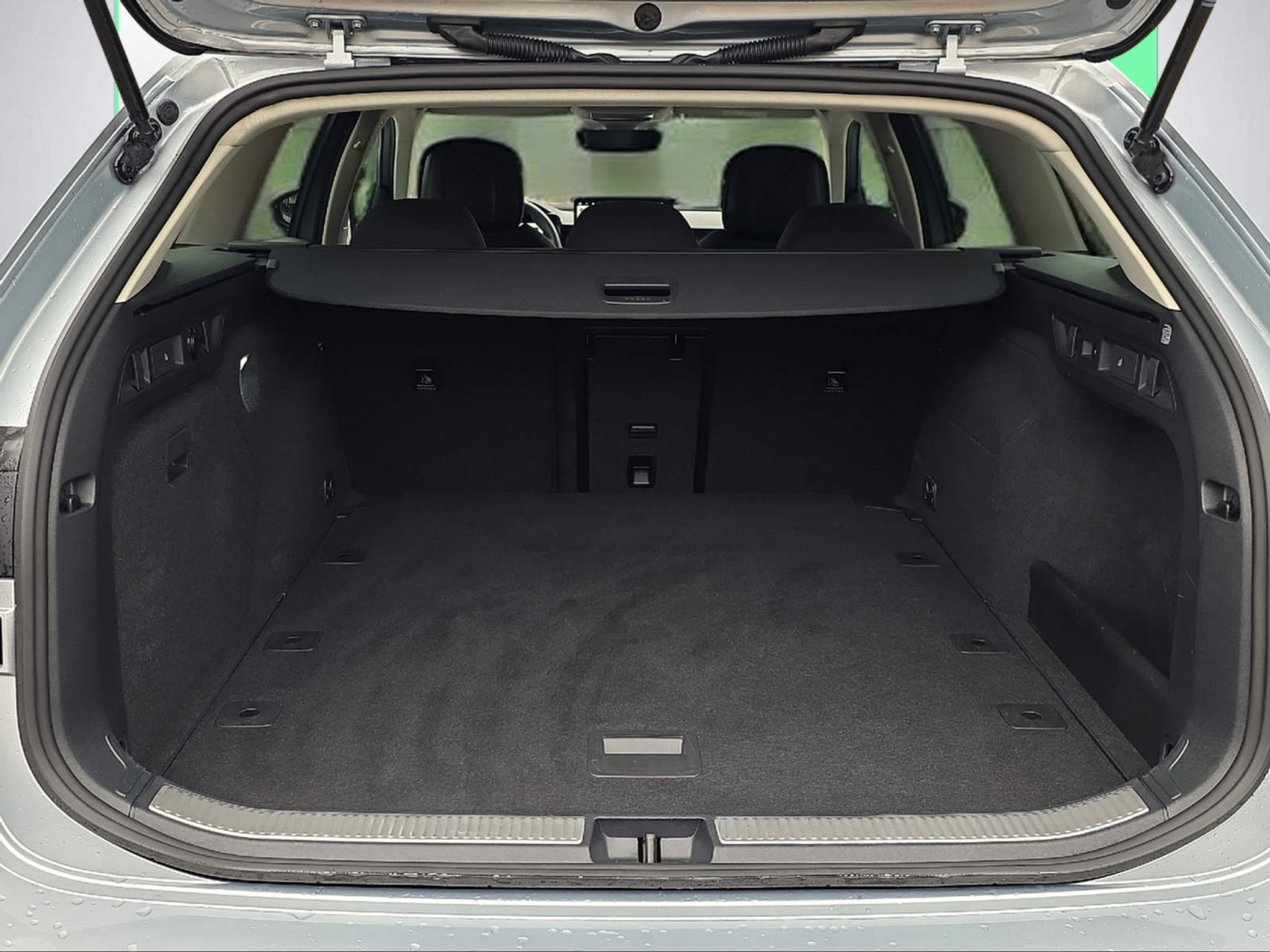 listing desktop thumbnail image 11